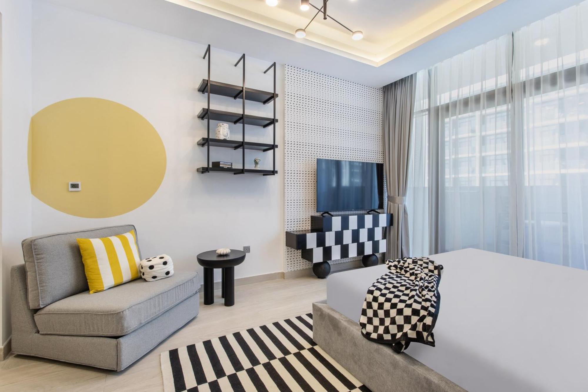 Charming With Burj Khalifa View In Azizi12 Apartment