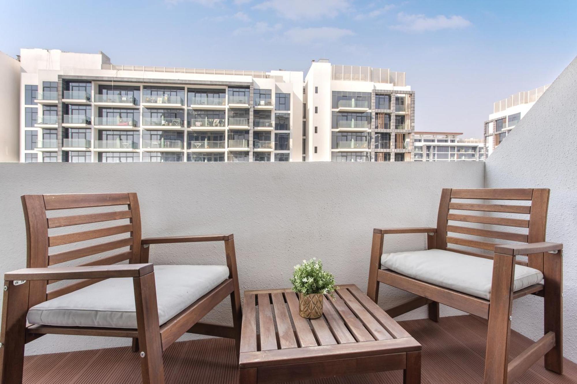 Charming With Burj Khalifa View In Azizi12 * Dubai