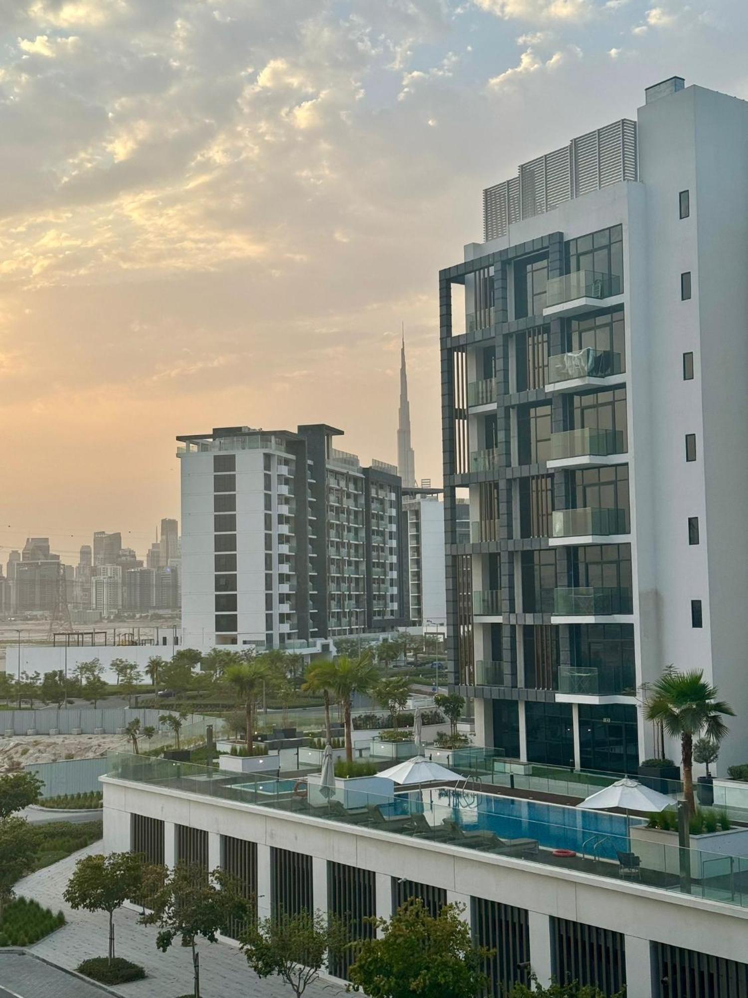 Charming With Burj Khalifa View In Azizi12 Apartment