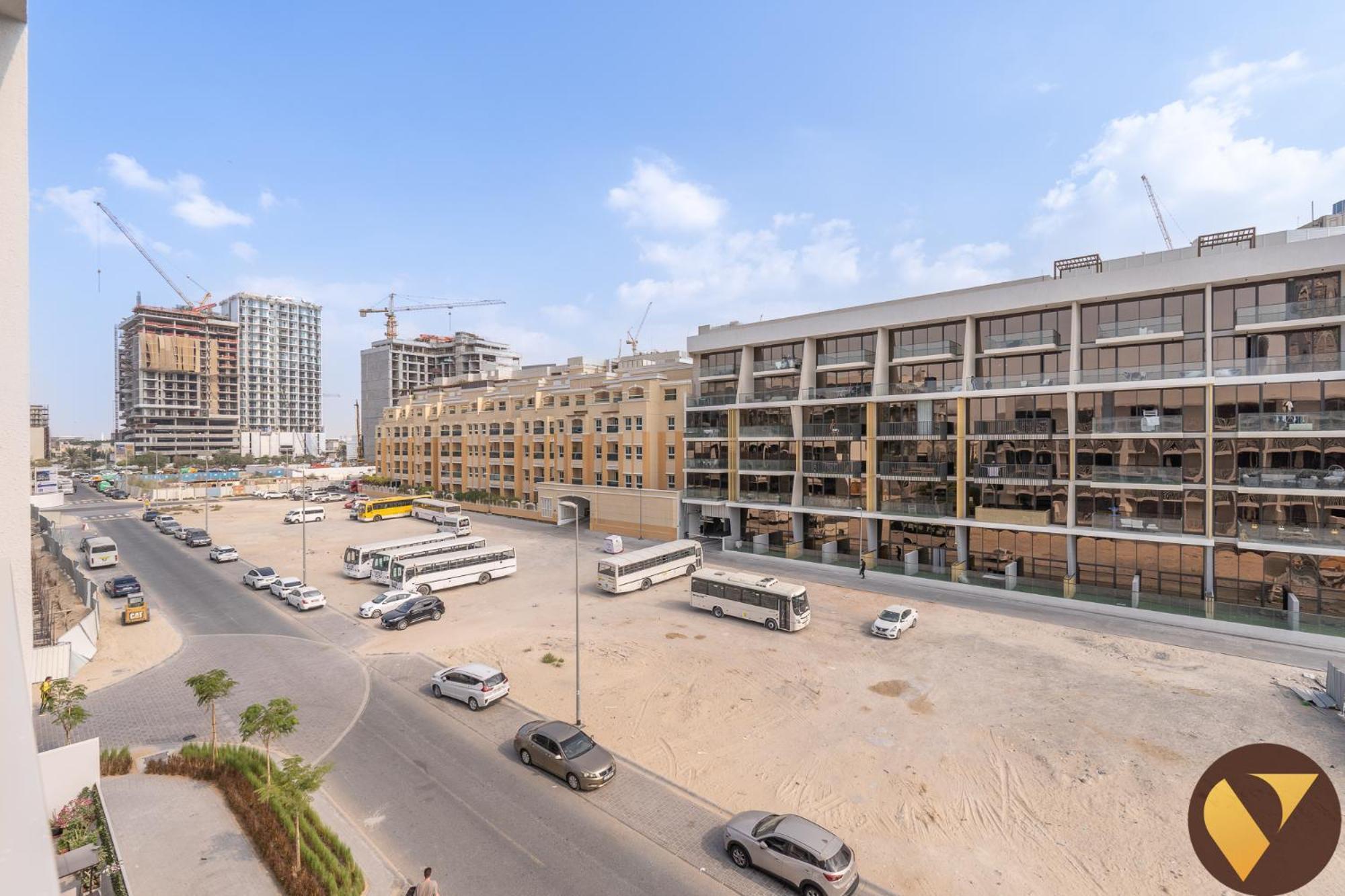 Apartment Vogue Luma22 Jvc 5 Mins Circle Mall & 12 Mins Emirates Mall *