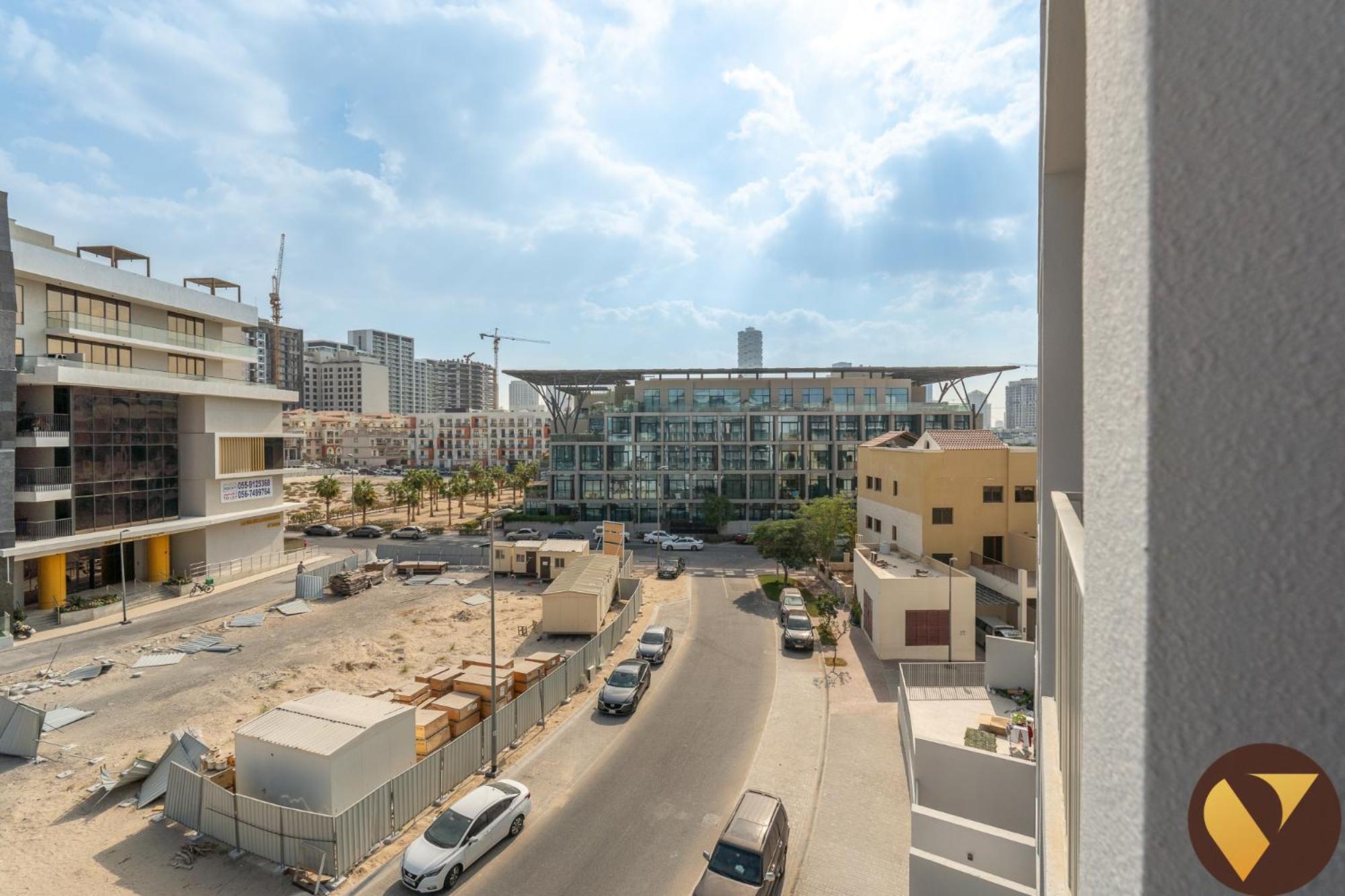 Apartment Vogue Luma22 Jvc 5 Mins Circle Mall & 12 Mins Emirates Mall *