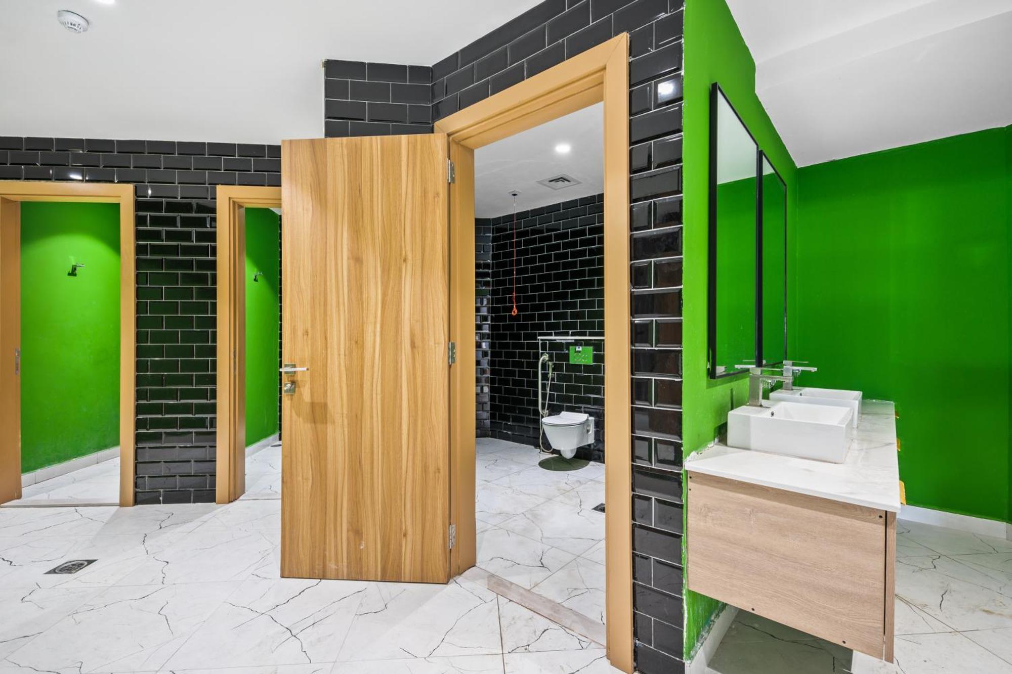 Apartment Comfy Near Silicon Oasis Dubai