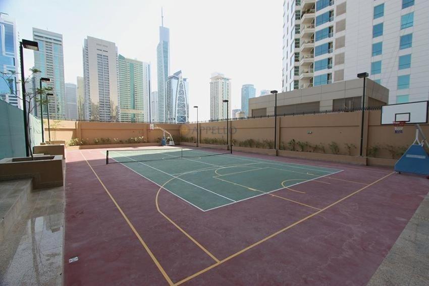 Amazing 3br With Maid In Marina With Pool & Gym * Dubai