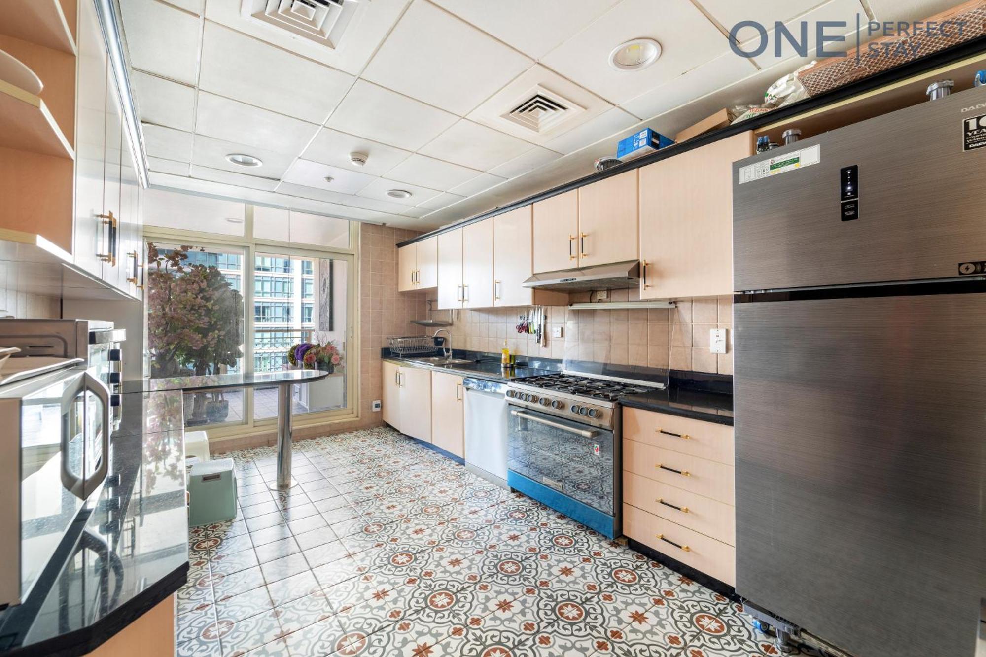 Amazing 3br With Maid In Marina With Pool & Gym Apartment Dubai