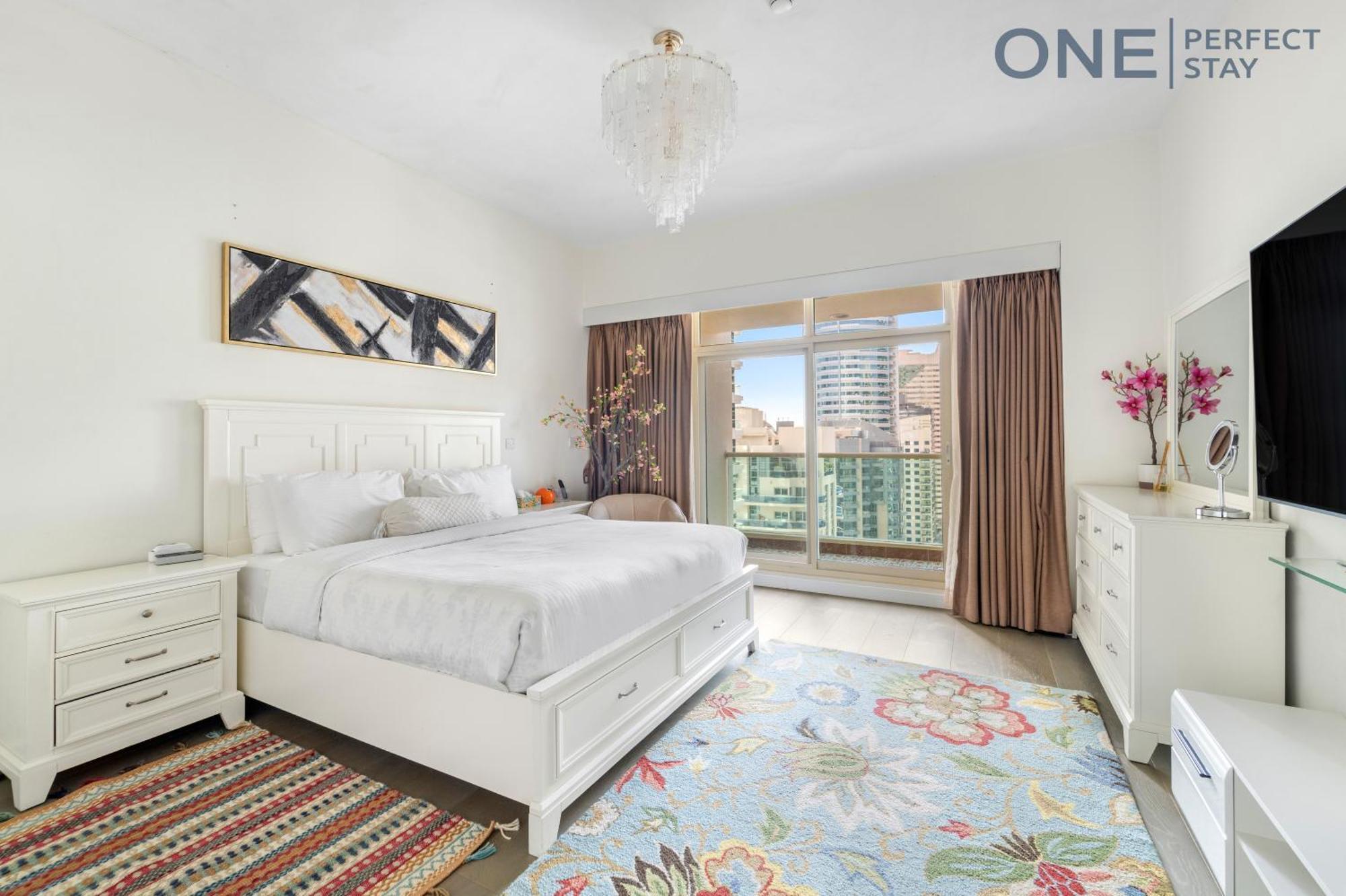 Amazing 3br With Maid In Marina With Pool & Gym * Dubai