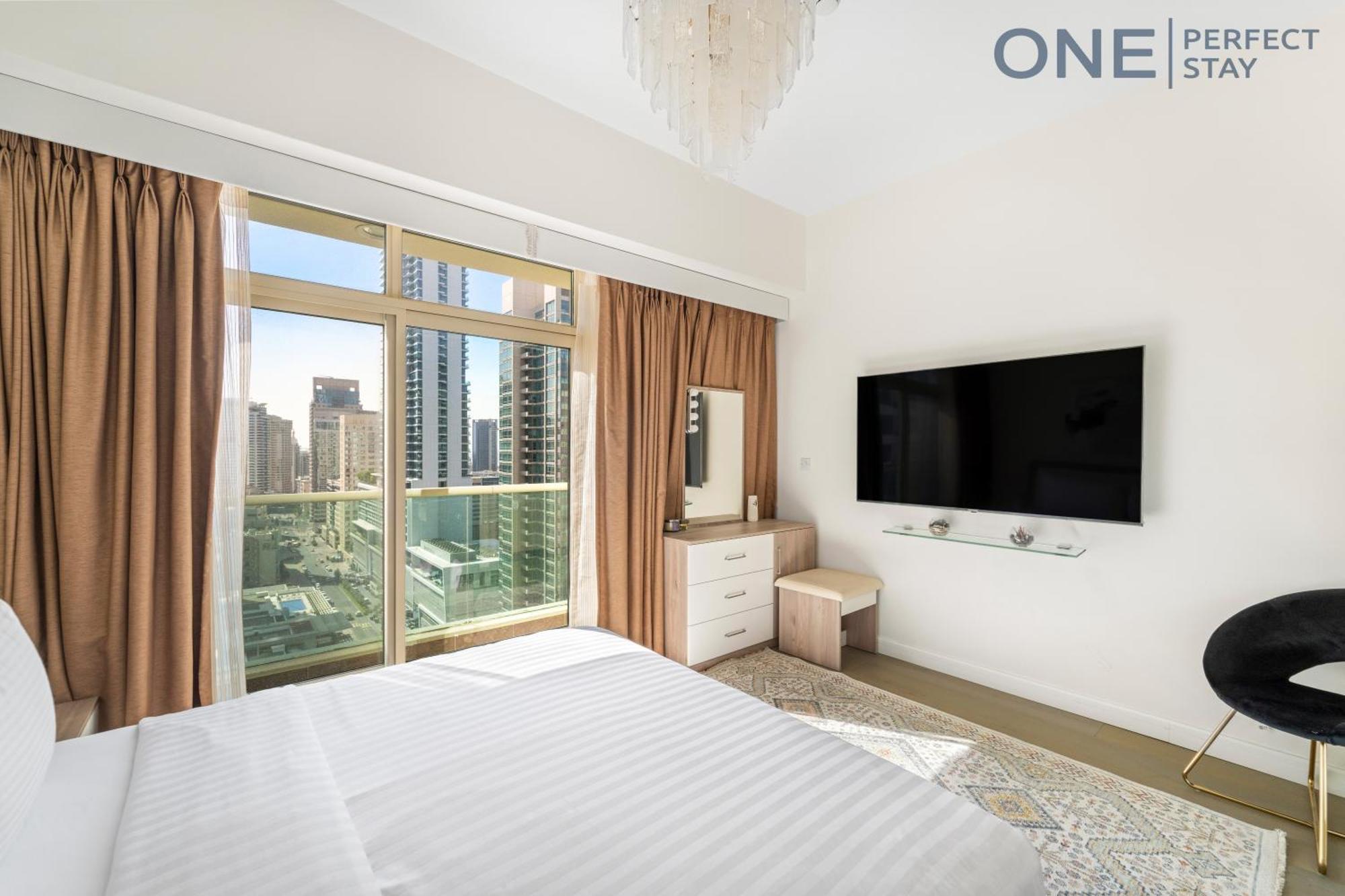 Amazing 3br With Maid In Marina With Pool & Gym Apartment Dubai