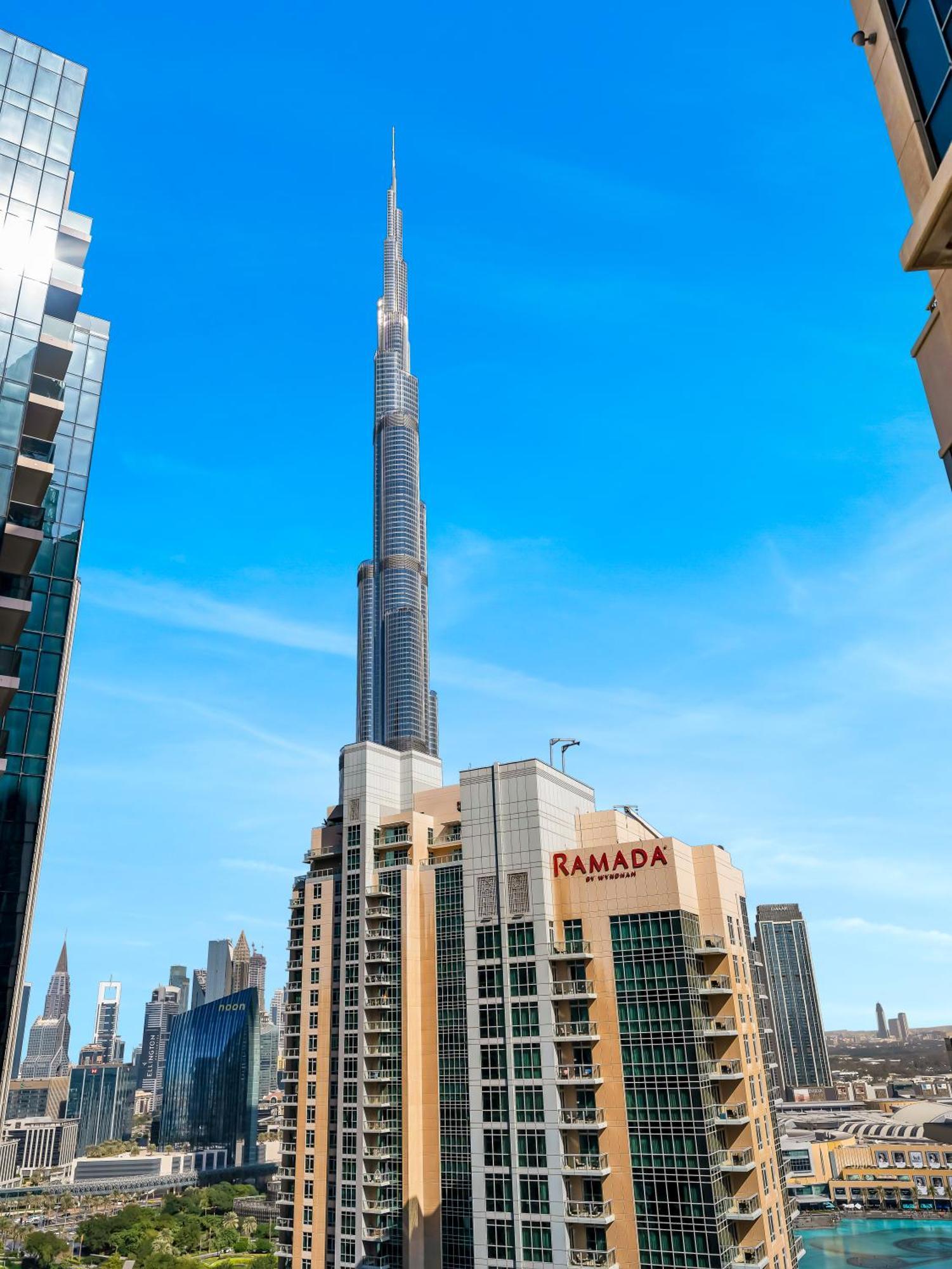 Apartment 3br With Gaming Lounge, Burj Khalifa, Fountain View Dubai