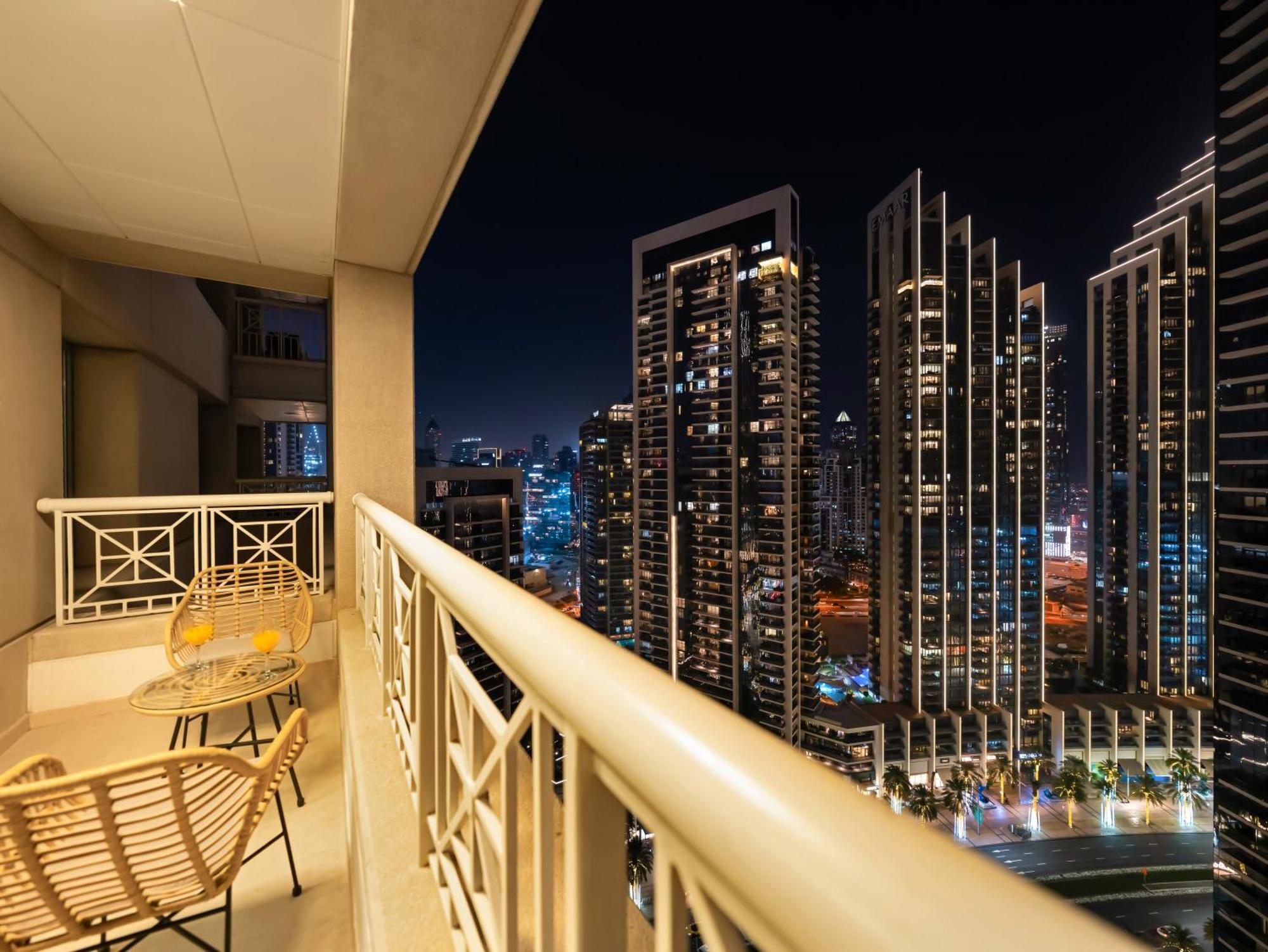 3br With Gaming Lounge, Burj Khalifa, Fountain View Dubai