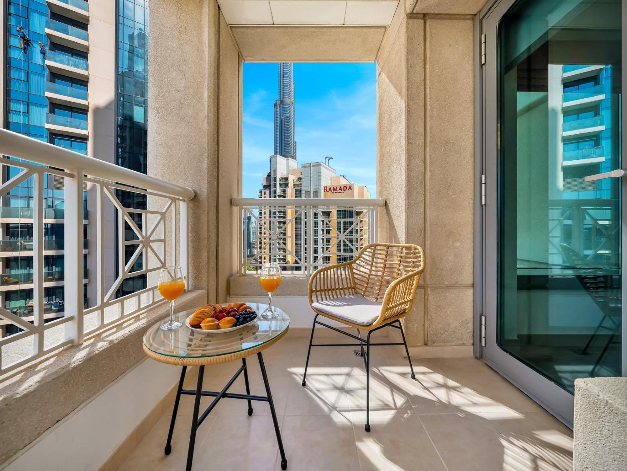 3br With Gaming Lounge, Burj Khalifa, Fountain View