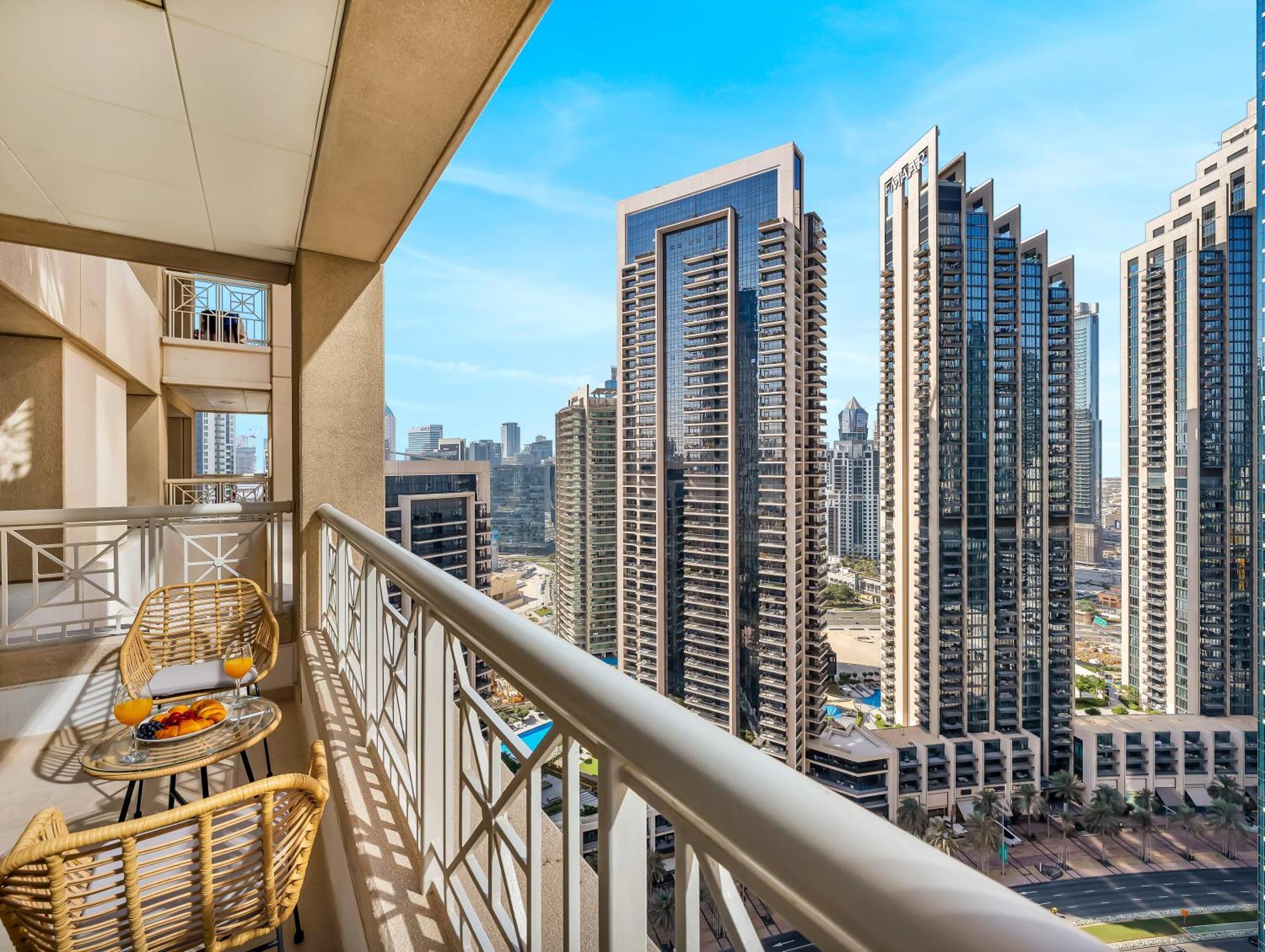 3br With Gaming Lounge, Burj Khalifa, Fountain View Dubai