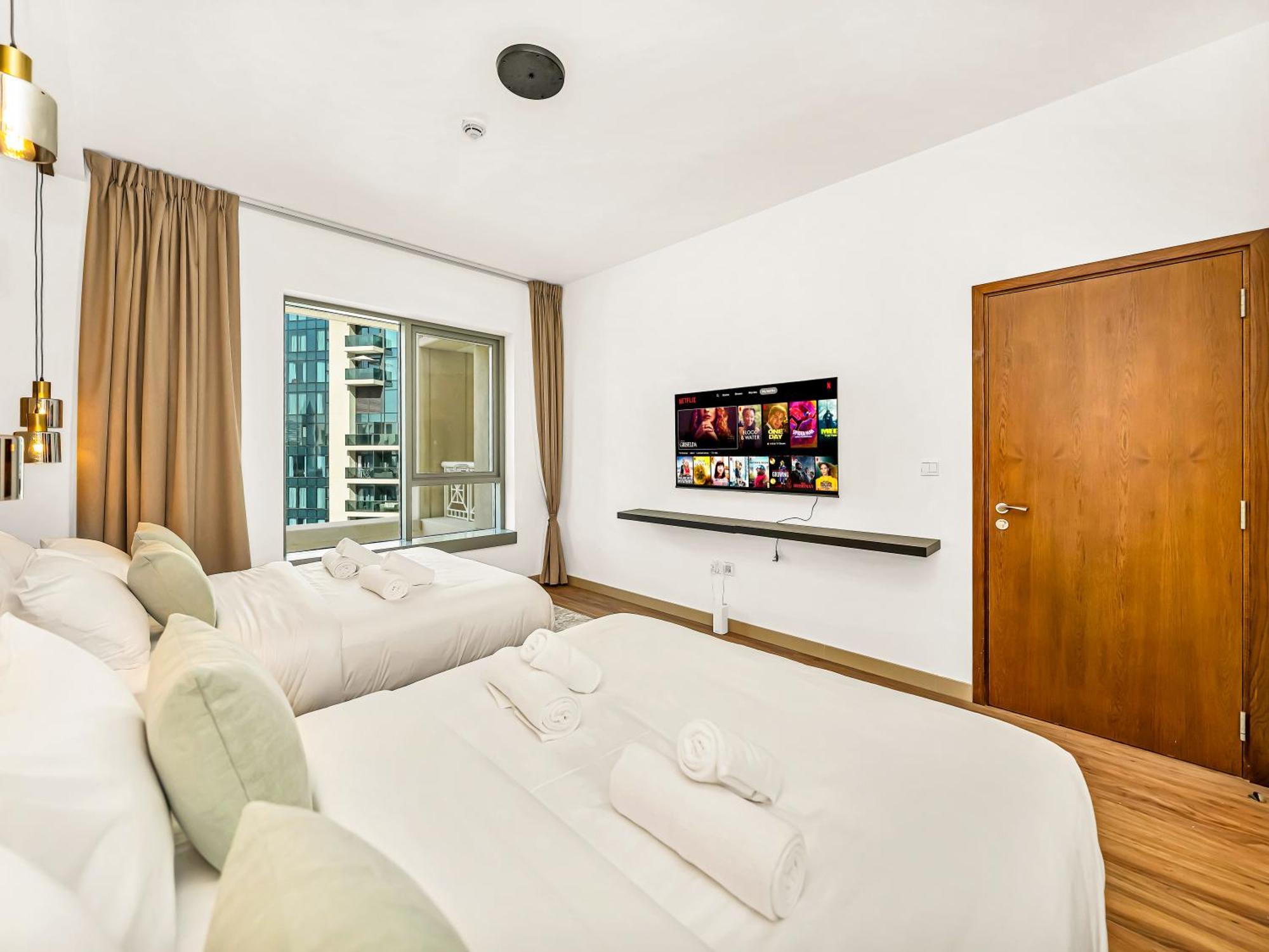 3br With Gaming Lounge, Burj Khalifa, Fountain View Apartment Dubai