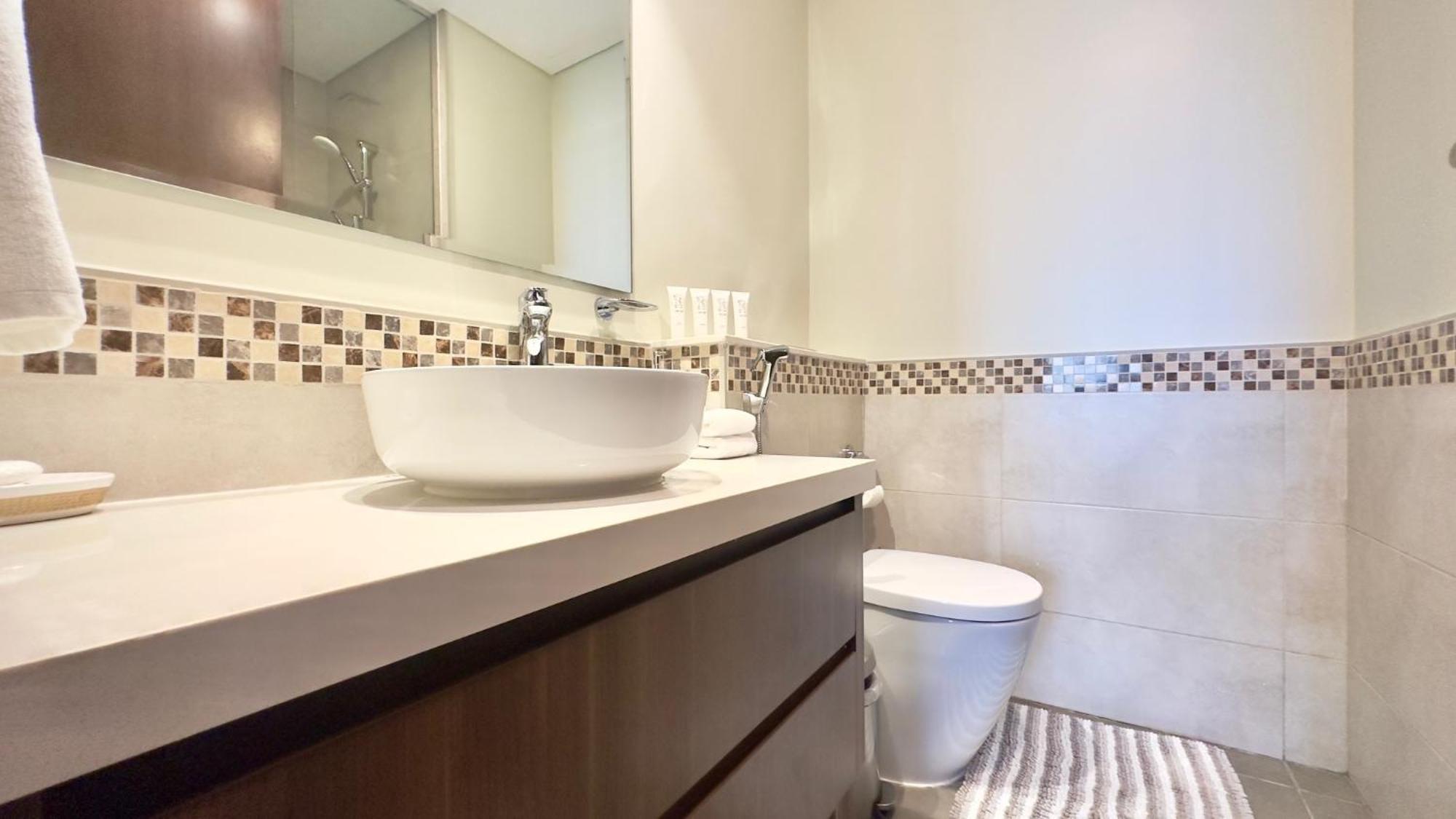 Sleek & Spacious 2br In Damac Vera, Business Bay By Bhavan Apartment Dubai