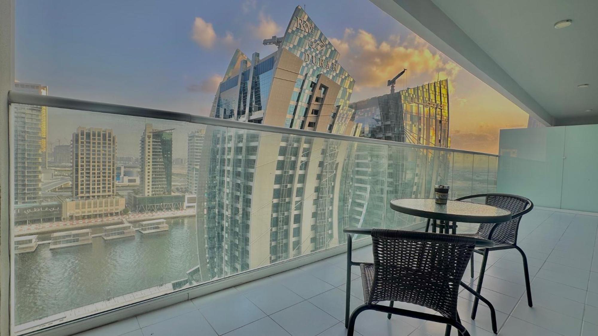 Sleek & Spacious 2br In Damac Vera, Business Bay By Bhavan Apartment