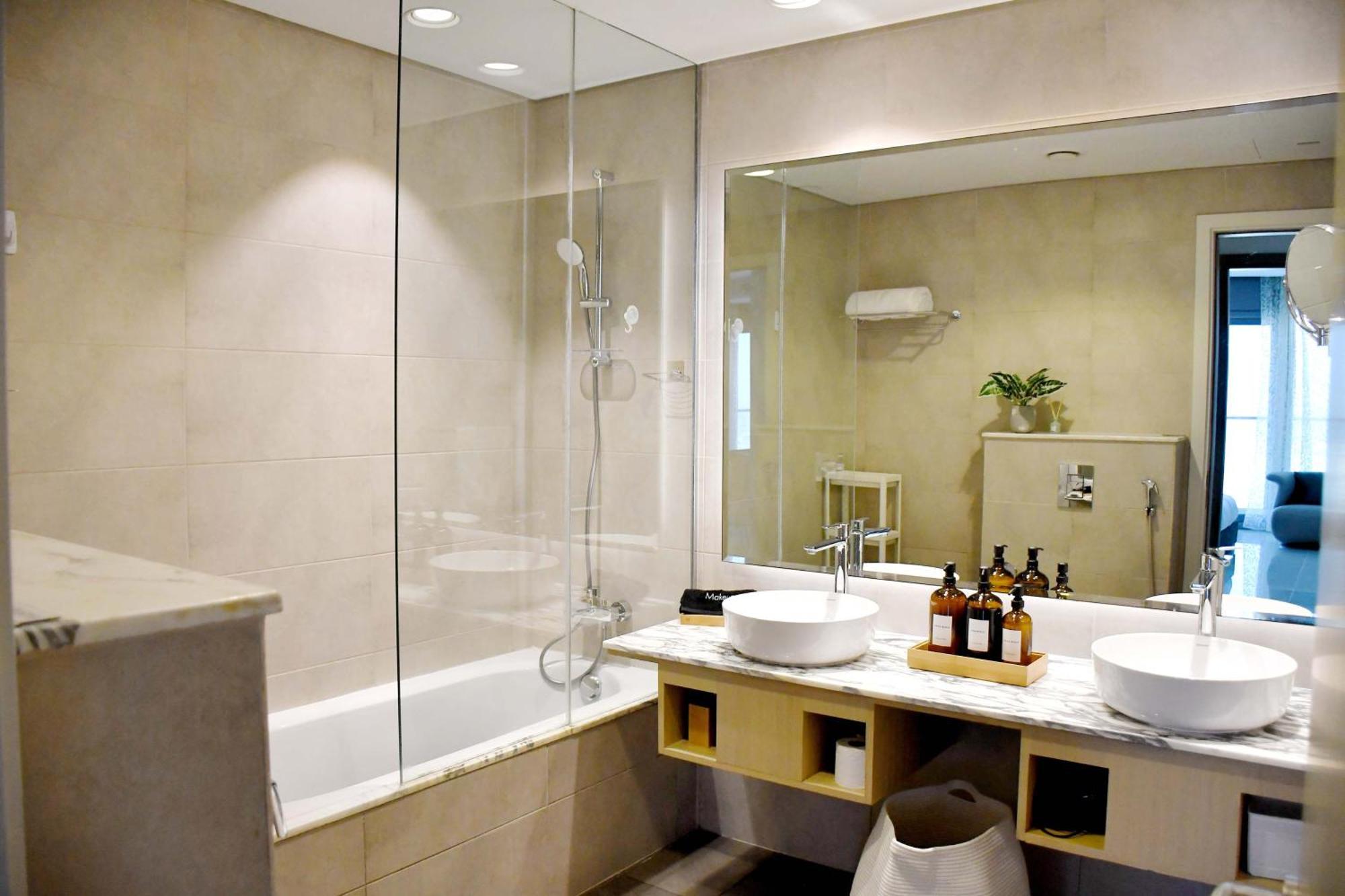 Luxury High Rise, Skyline Views * Dubai