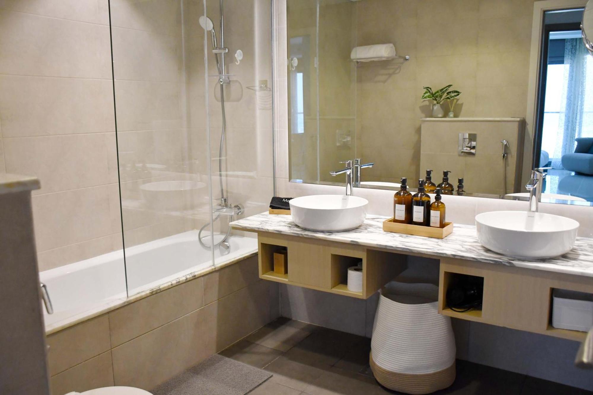 Luxury High Rise, Skyline Views Apartment Dubai