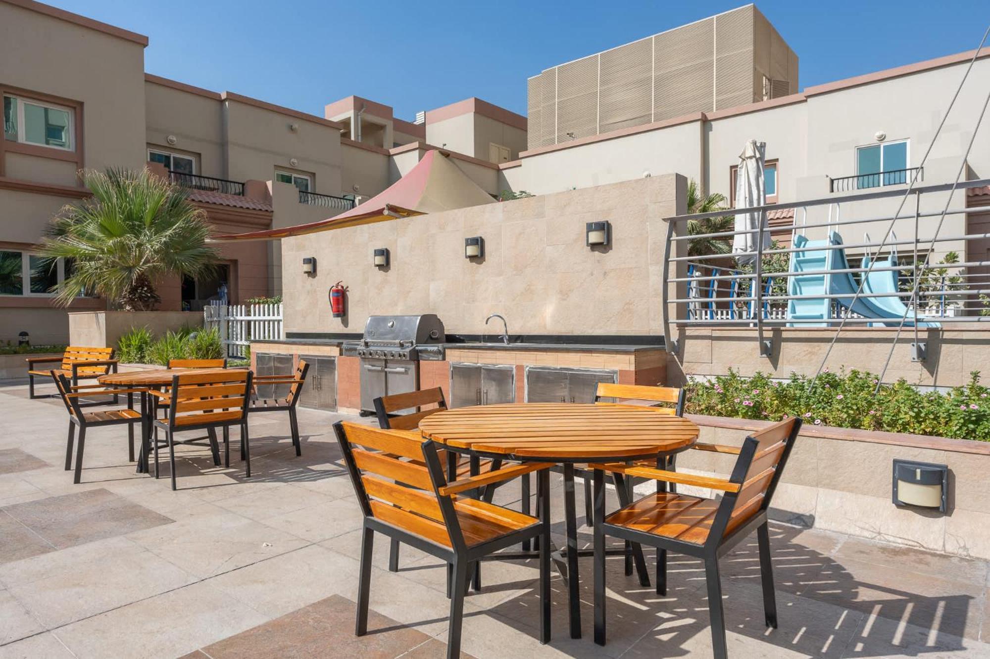 Spacious At Imperial In Jvt That Sleeps 4 *