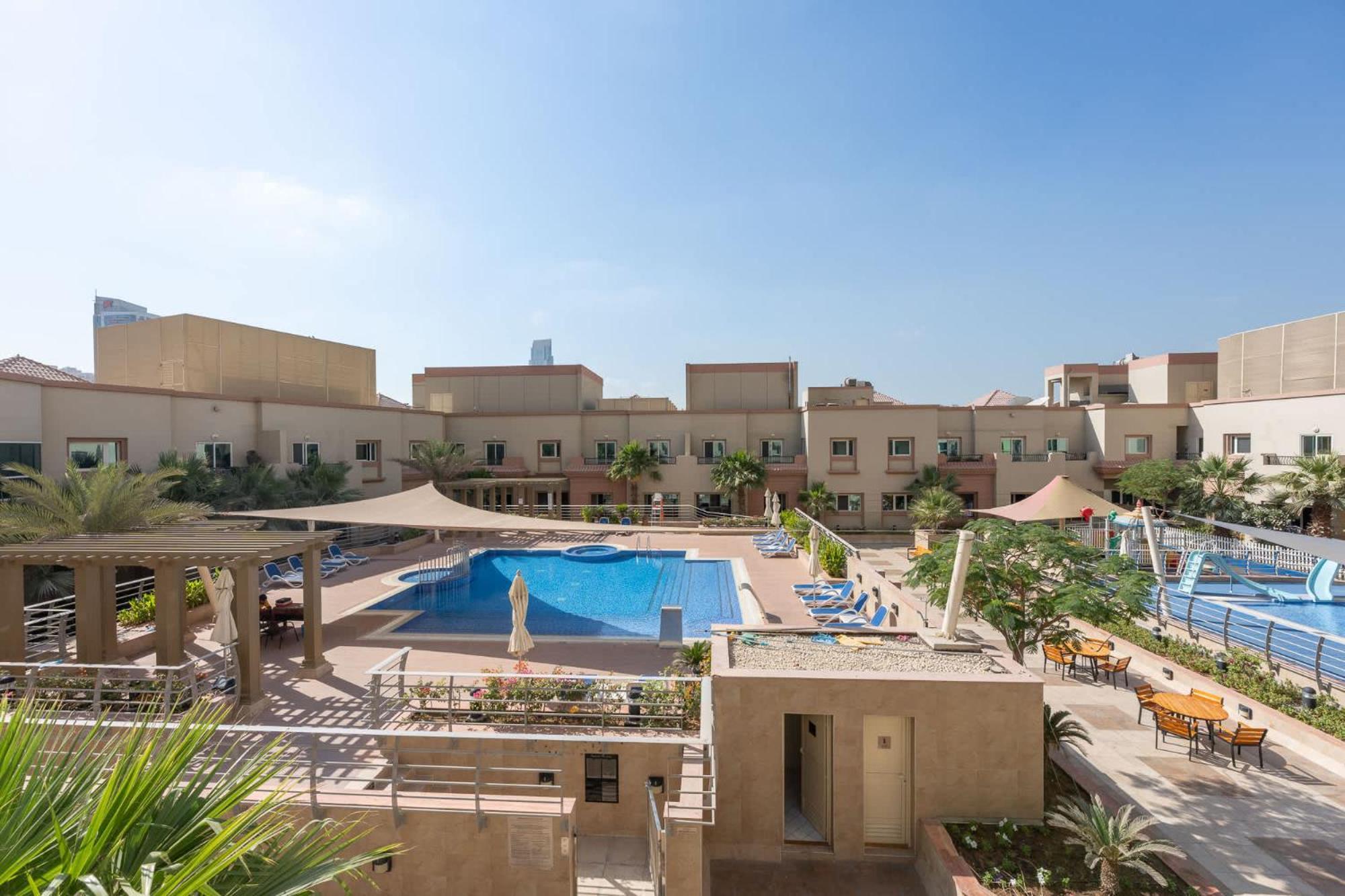 Spacious At Imperial In Jvt That Sleeps 4 Apartment