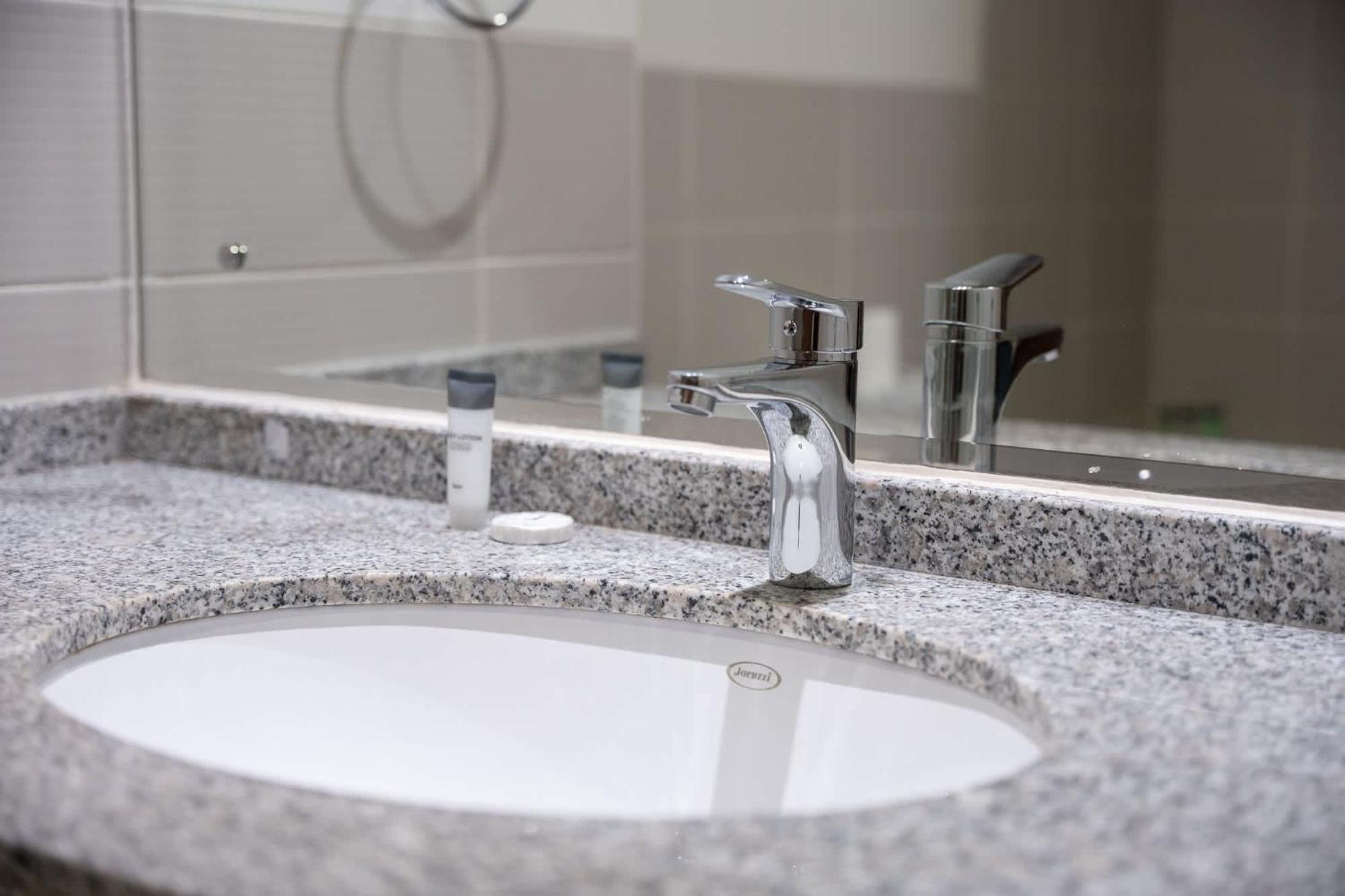 Apartment Spacious At Imperial In Jvt That Sleeps 4 Dubai