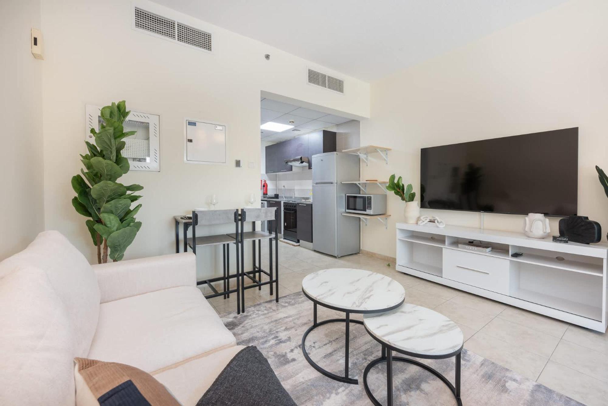 Apartment Spacious At Imperial In Jvt That Sleeps 4