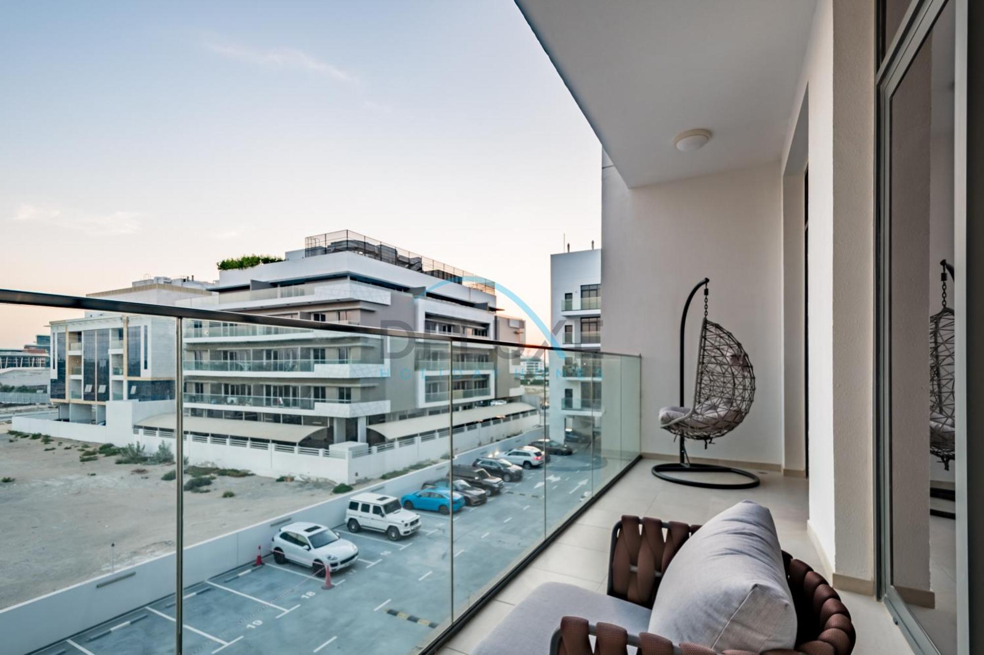 Contemporary 2br In Azizi Park Avenue, Nad Al Sheba By Deluxe Homes