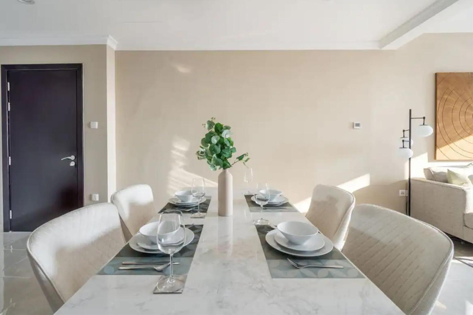 Magnificiant 1br In Court Tower With Canal View Apartment Dubai
