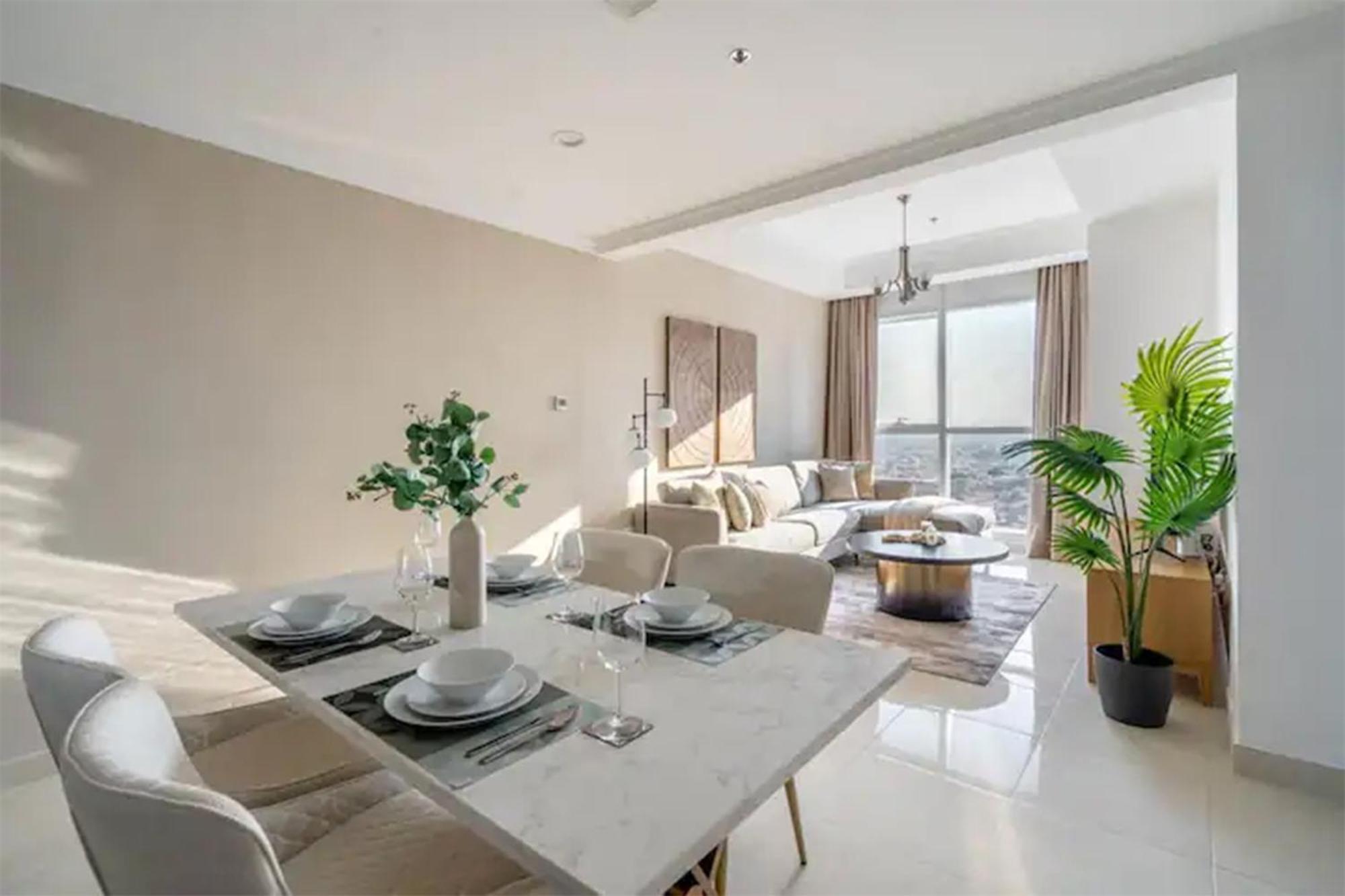 Magnificiant 1br In Court Tower With Canal View *
