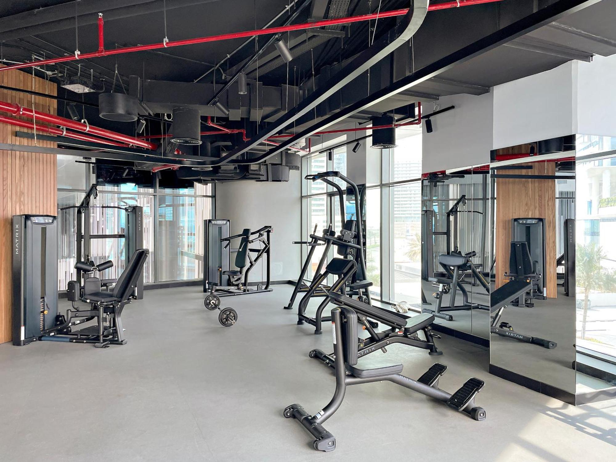 Cozy 1br In Business Bay With Canal Views * Dubai