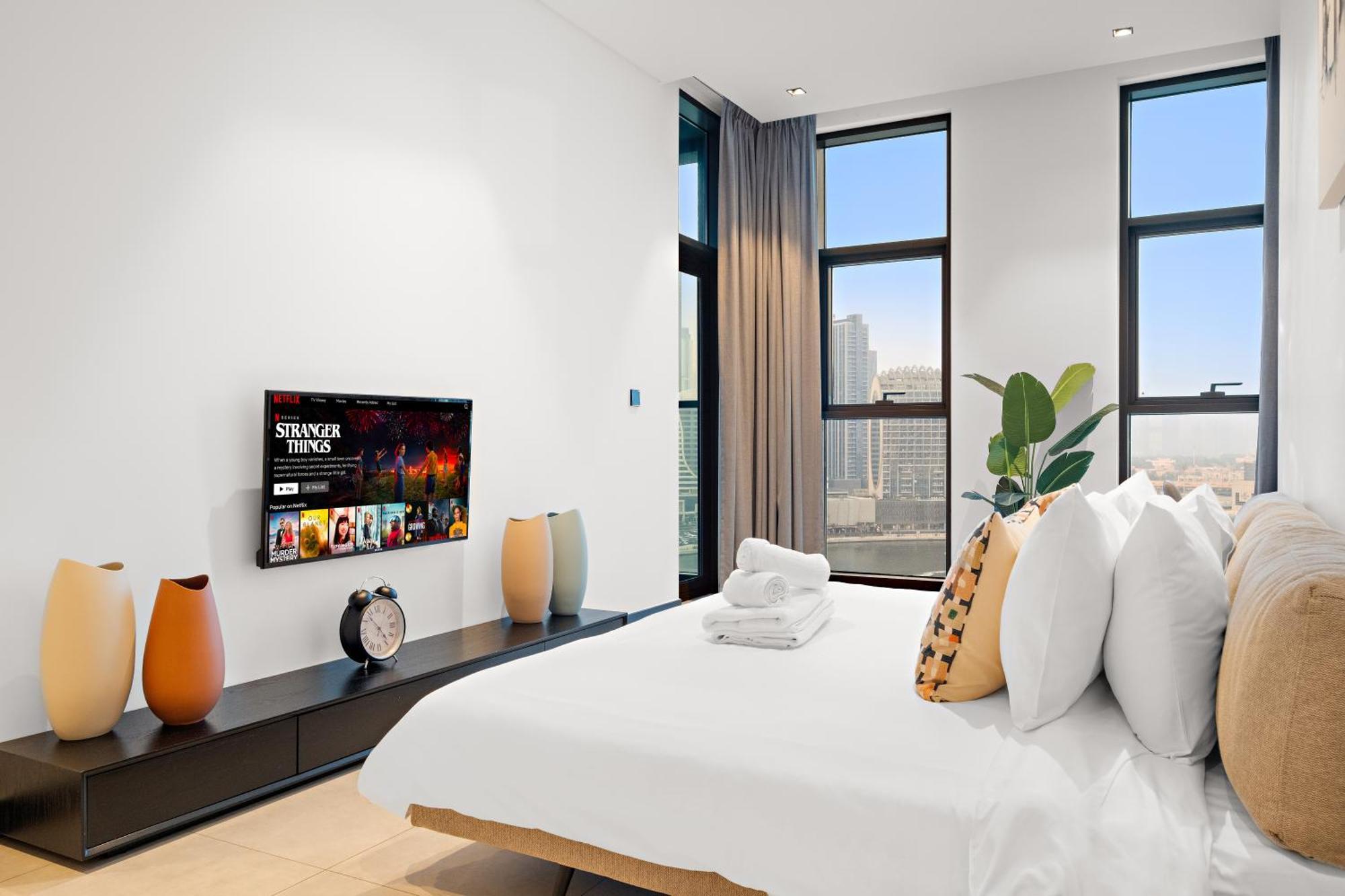 Apartment Cozy 1br In Business Bay With Canal Views *