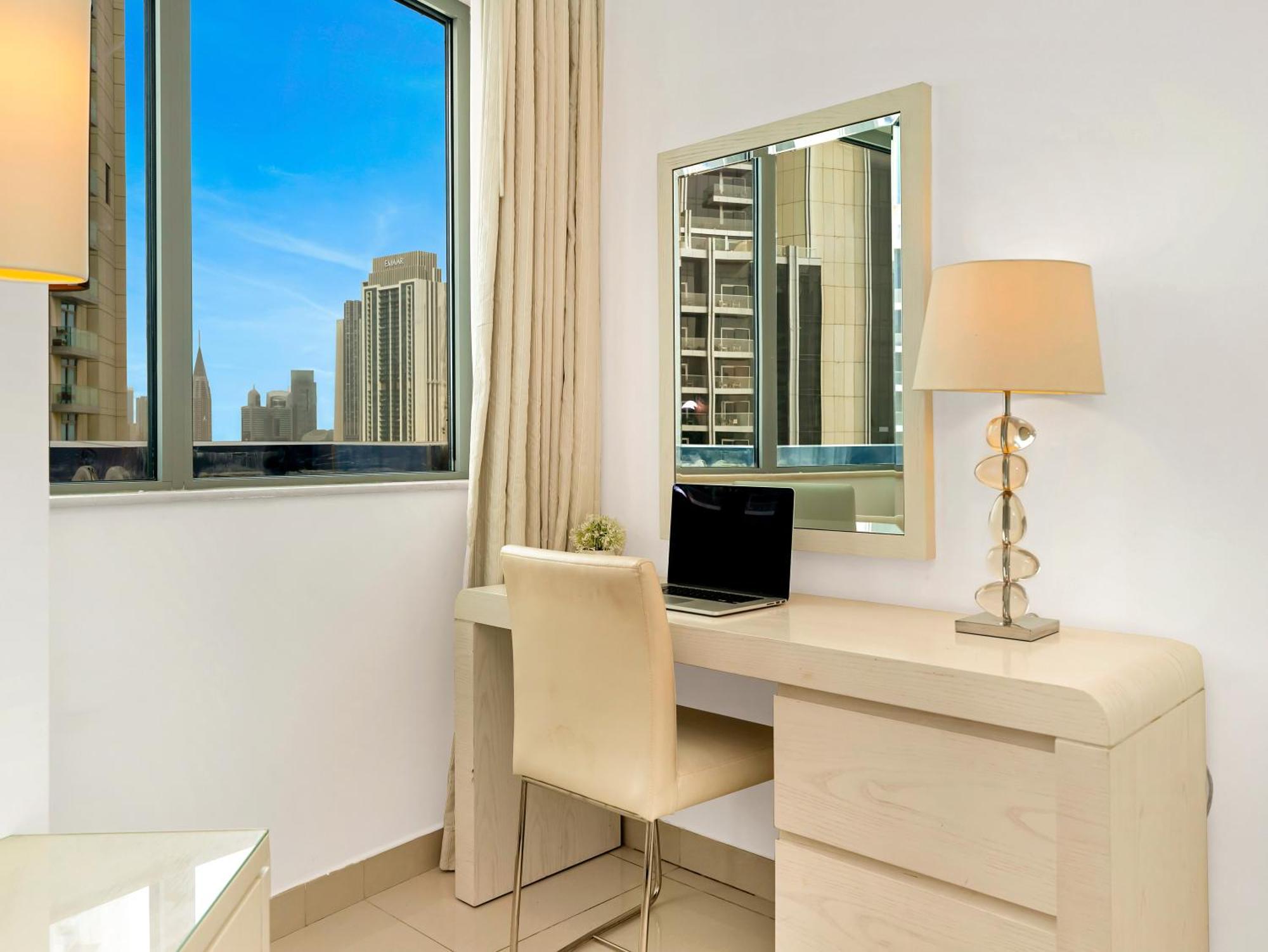 Luxury 1br Burj Khalifa Area Apartment