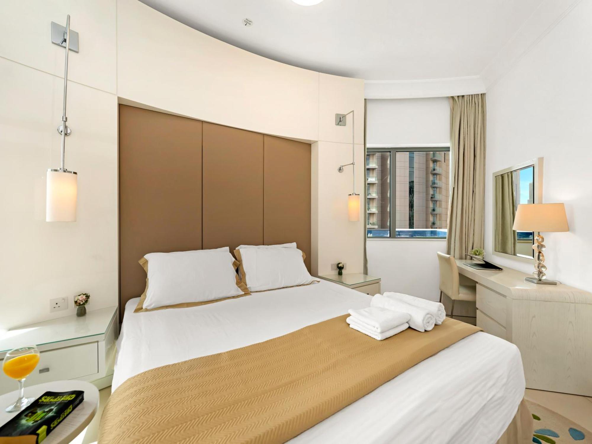 Luxury 1br Burj Khalifa Area Apartment *