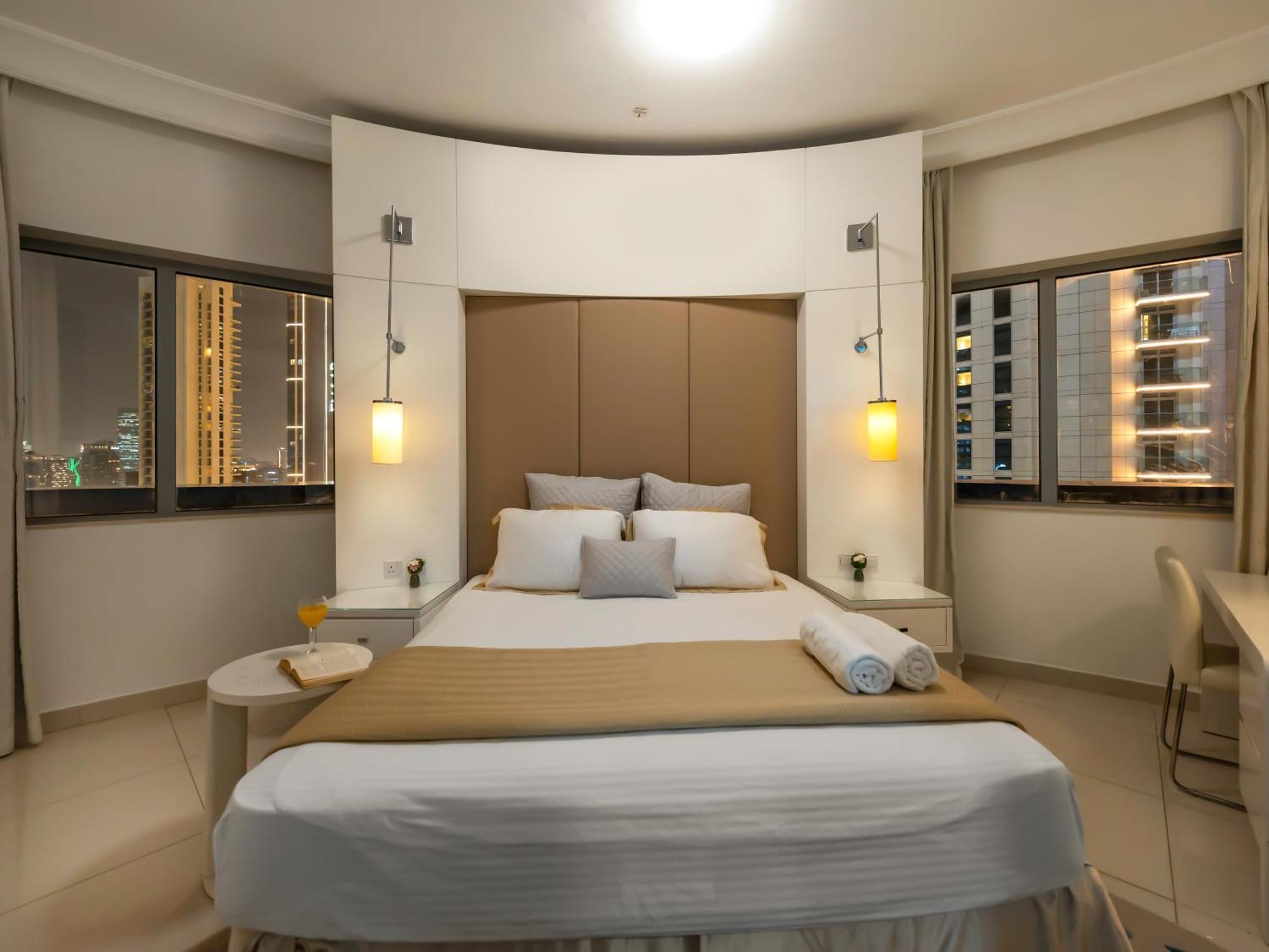 Luxury 1br Burj Khalifa Area Dubai