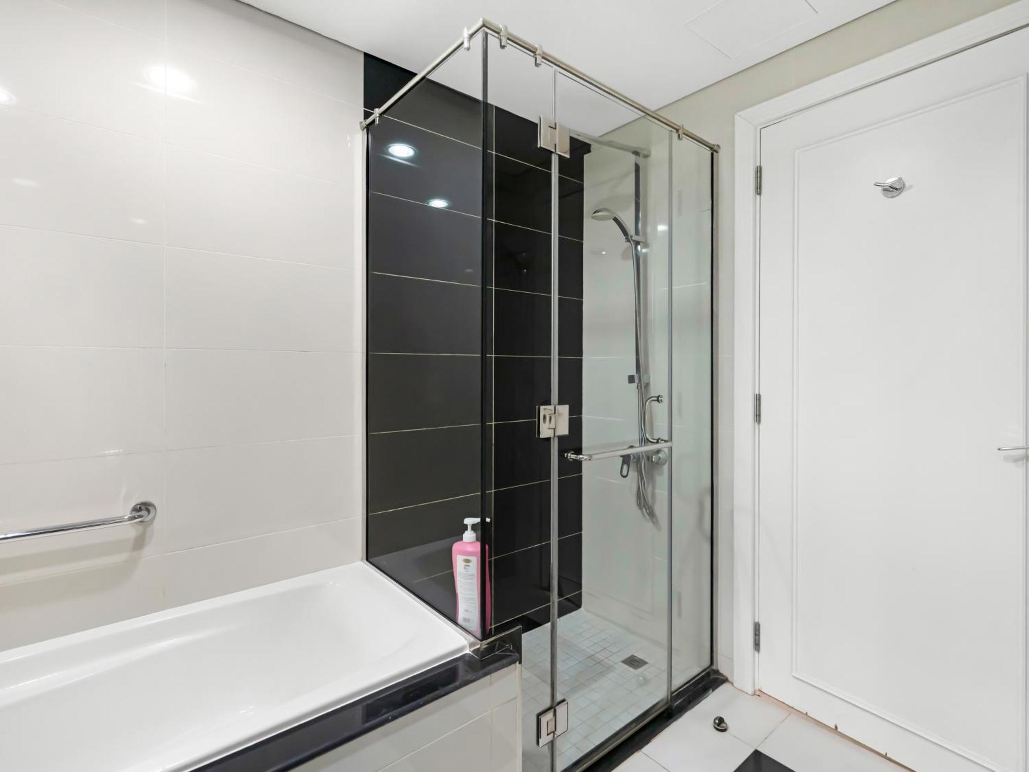 Luxury 1br Burj Khalifa Area Apartment