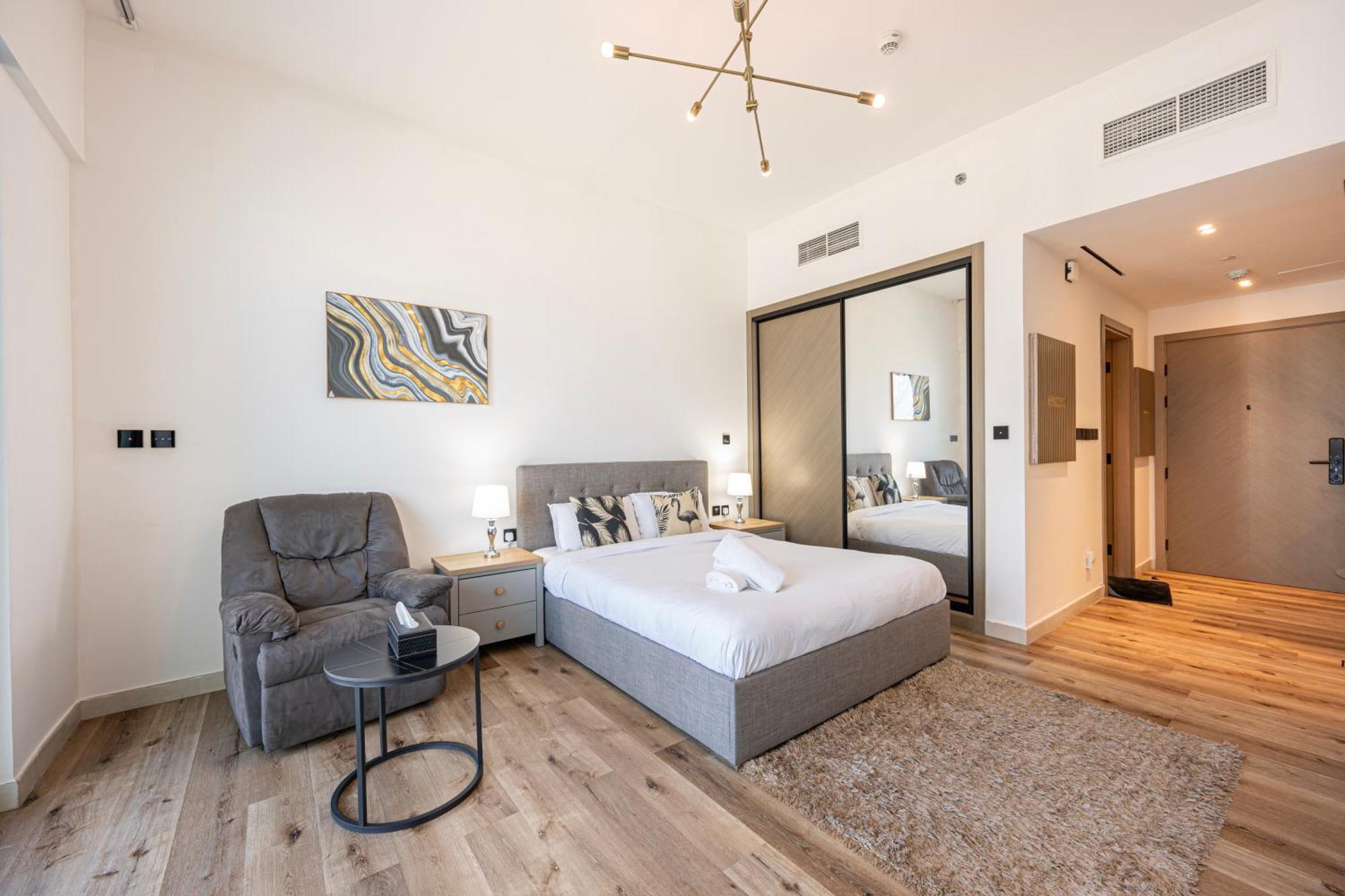 Chic In Business Bay Apartment