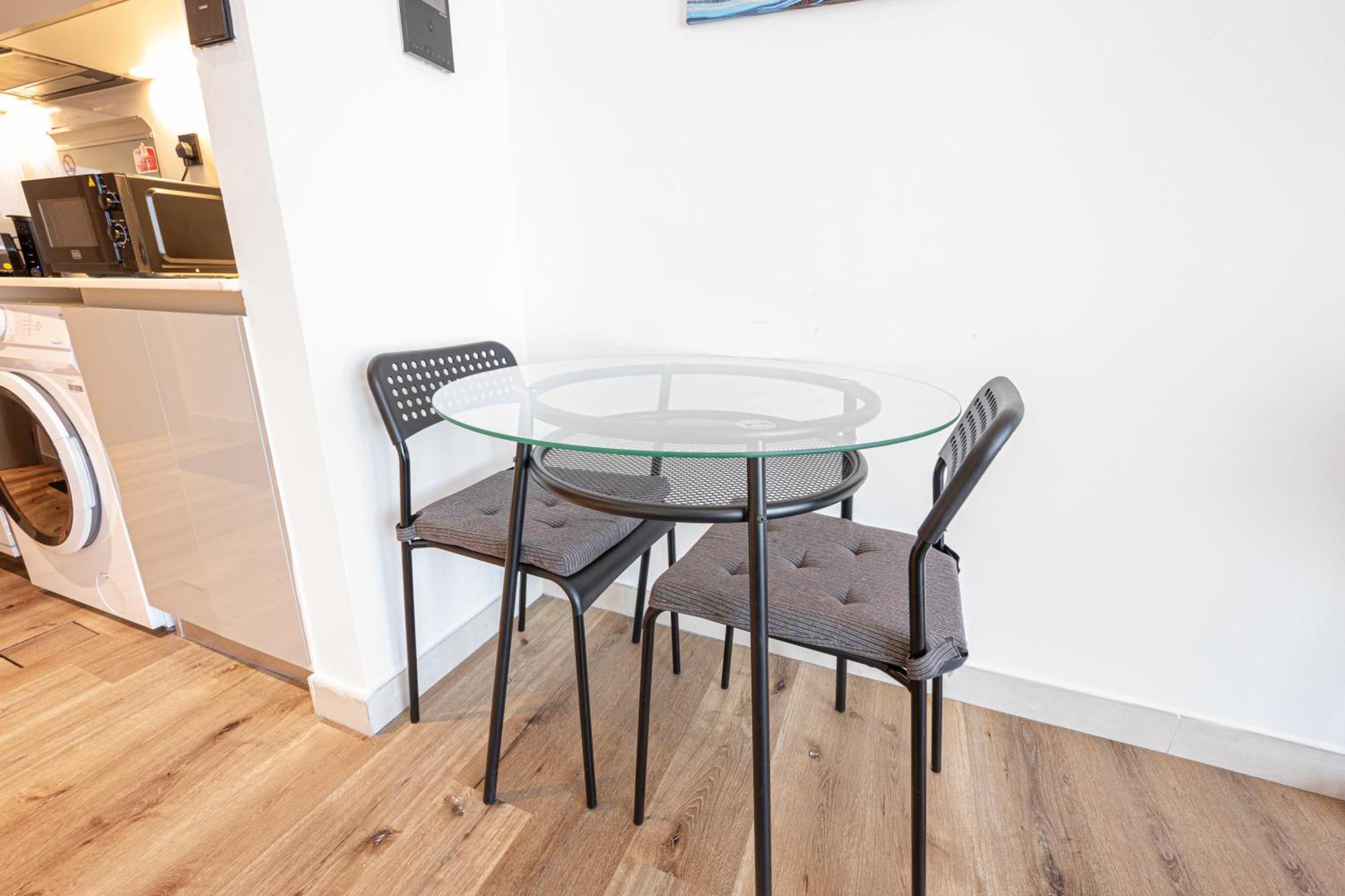 Chic In Business Bay Apartment