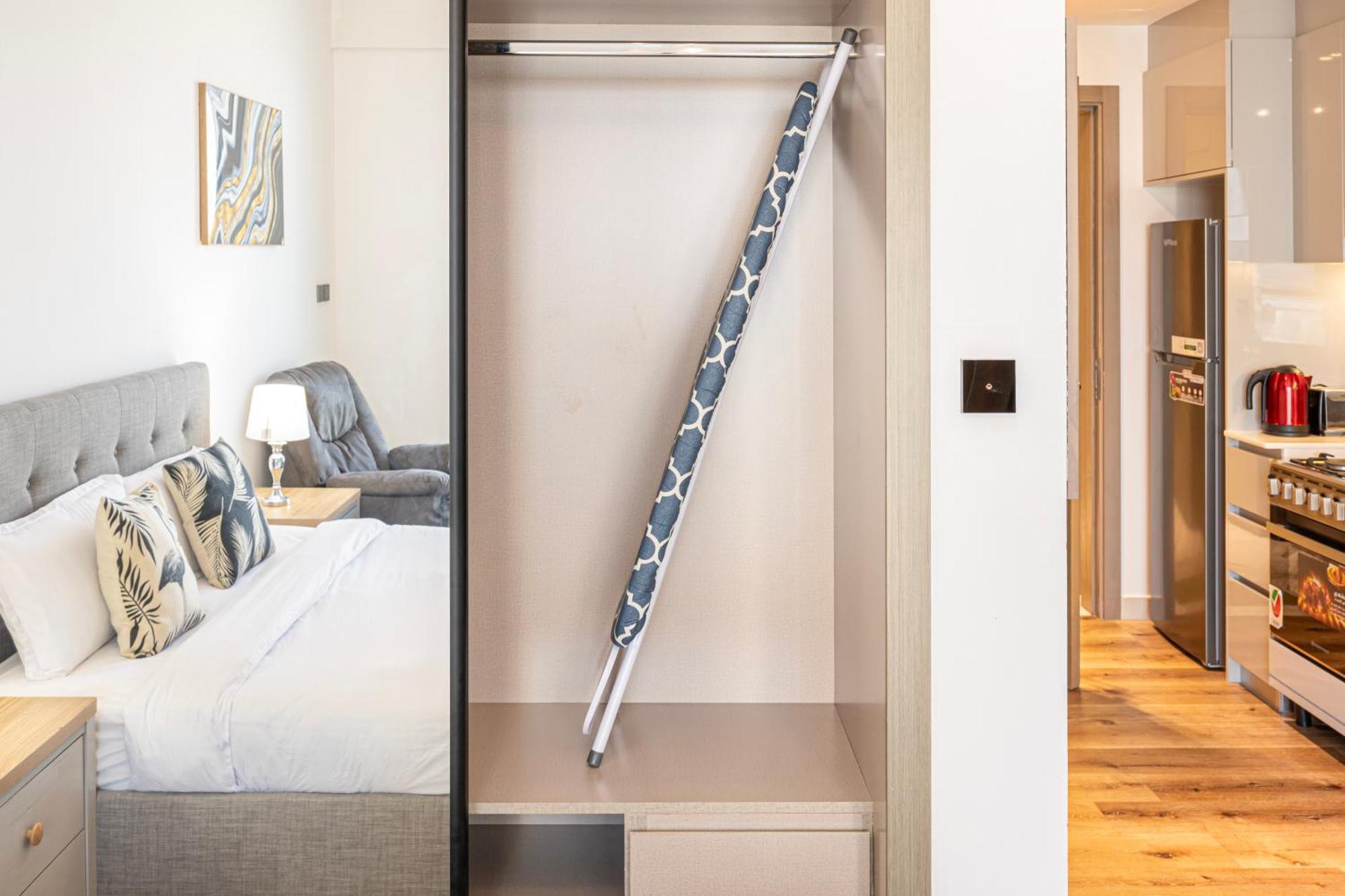 Chic In Business Bay Apartment