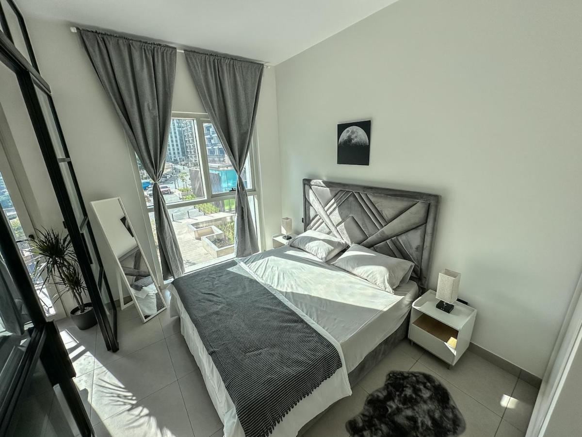 Cozy 1br Socio Tower Hills Apartment Dubai
