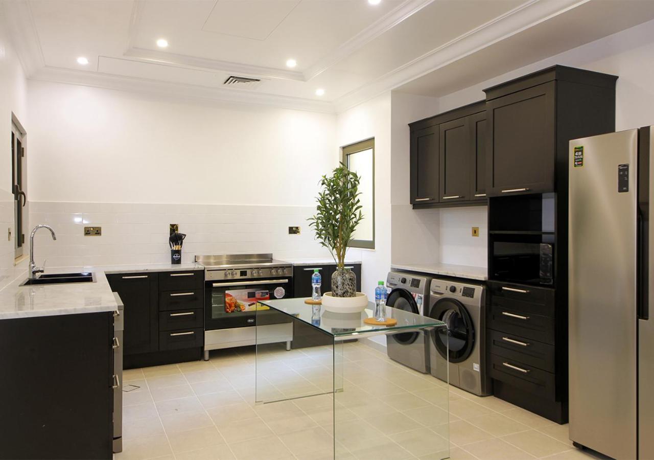 Villa Cozy 4br Maid At Canal Cove Palm Jumeirah *