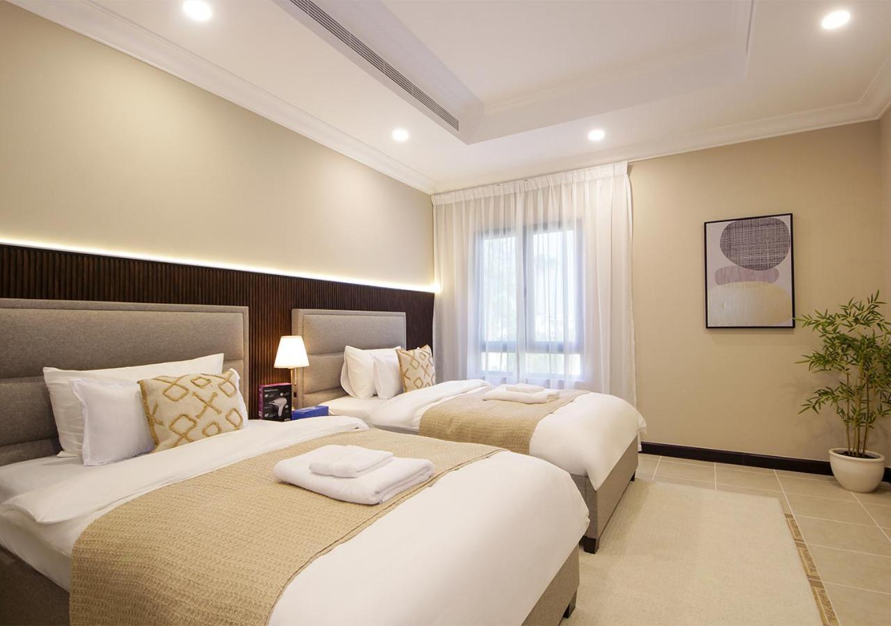Villa Cozy 4br Maid At Canal Cove Palm Jumeirah Dubai