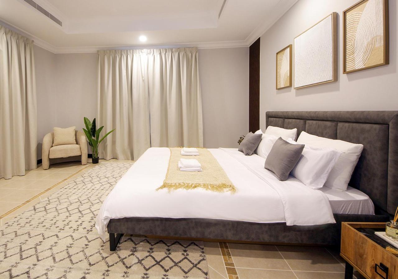 Villa Cozy 4br Maid At Canal Cove Palm Jumeirah Dubai