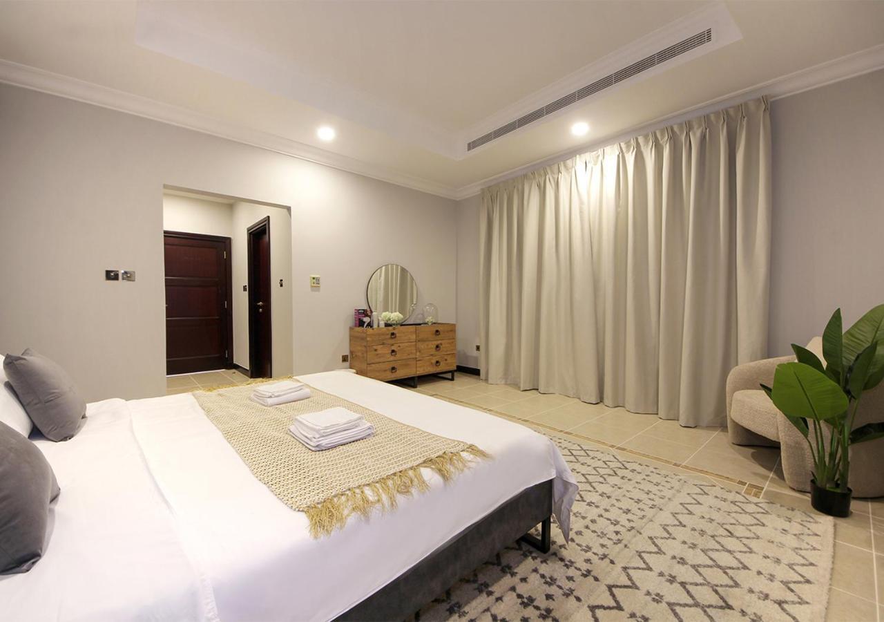 Villa Cozy 4br Maid At Canal Cove Palm Jumeirah *