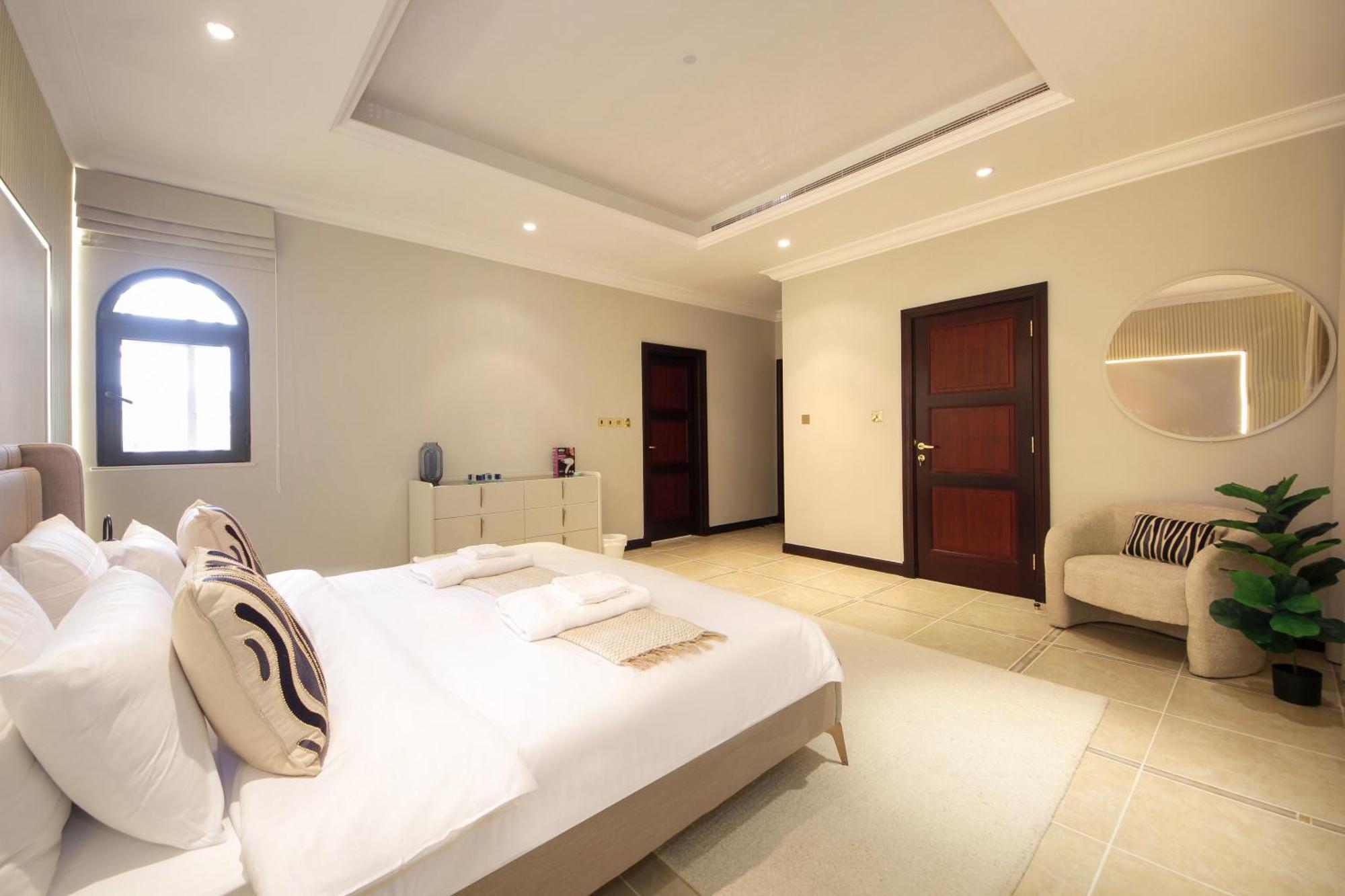 Villa Cozy 4br Maid At Canal Cove Palm Jumeirah