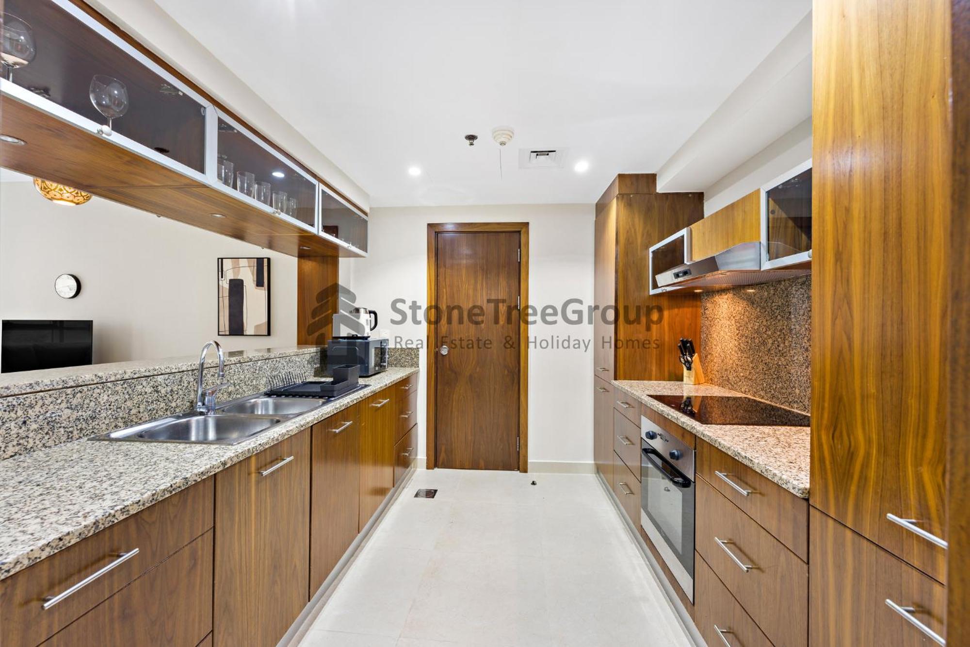Spacious 1br At Marina Quays North * Dubai