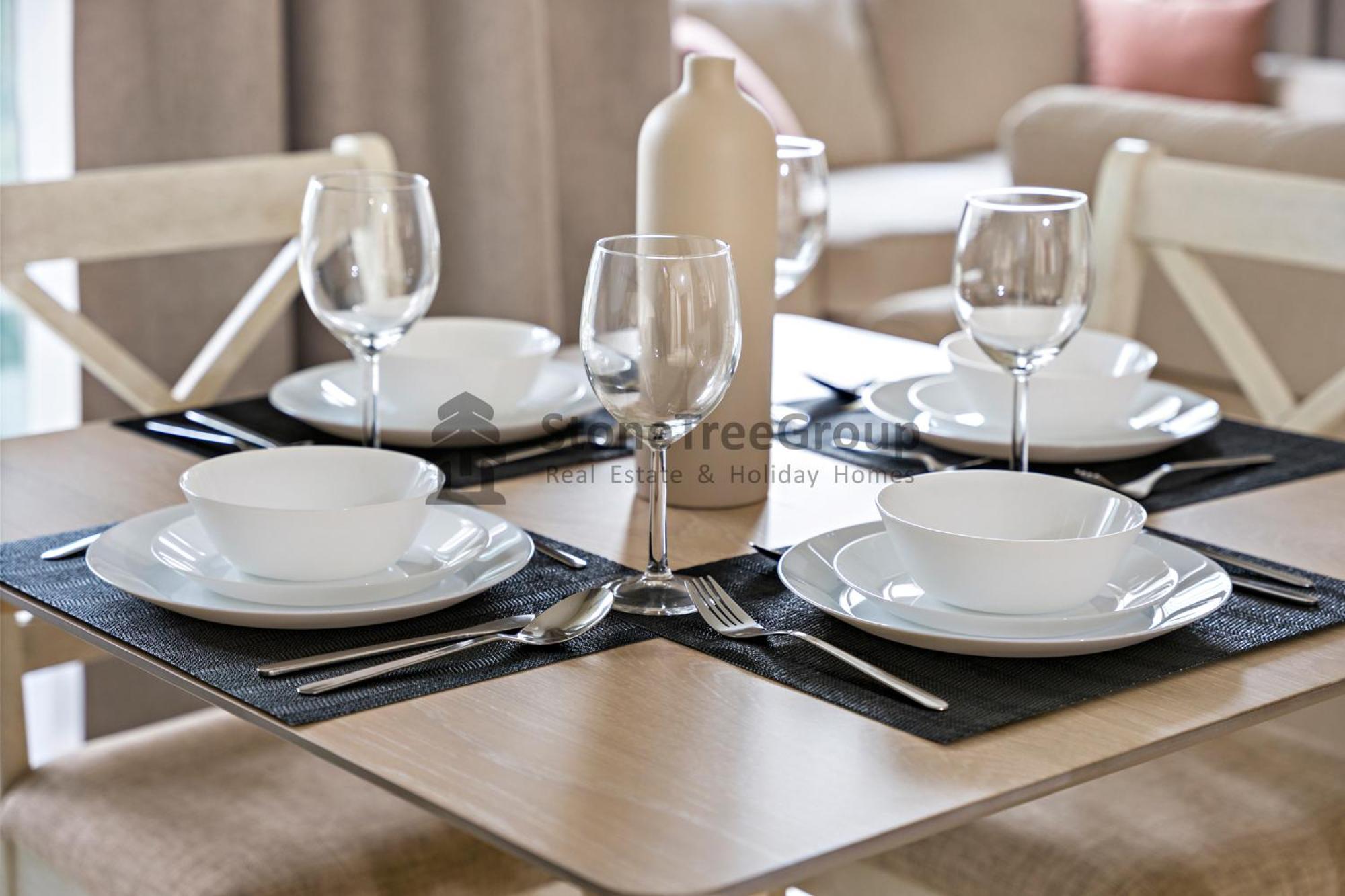 Spacious 1br At Marina Quays North Apartment *