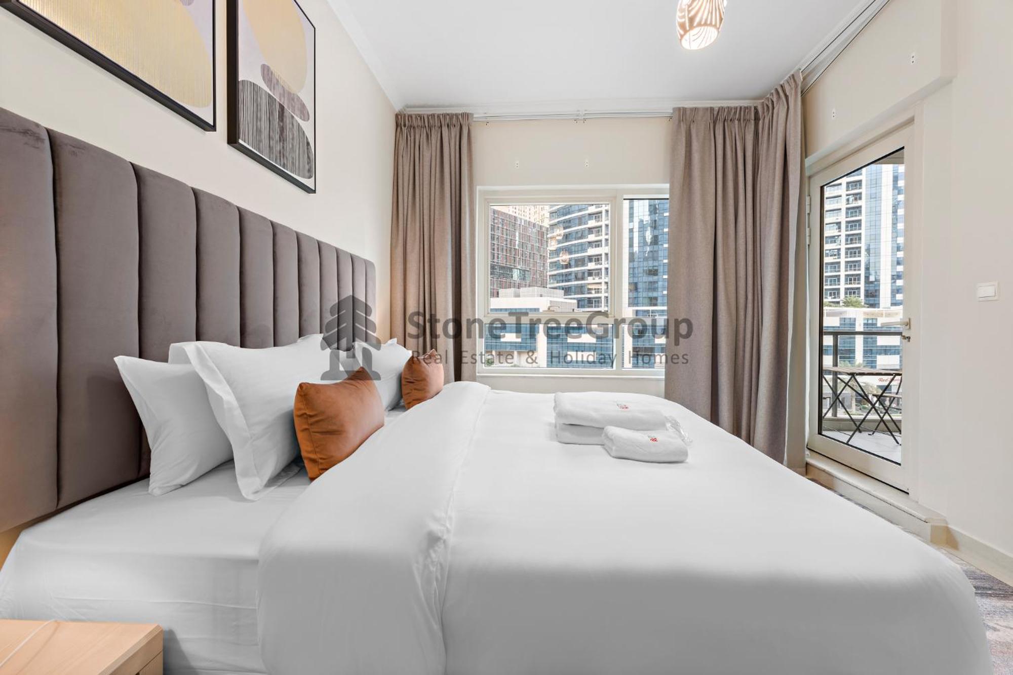 Spacious 1br At Marina Quays North Apartment