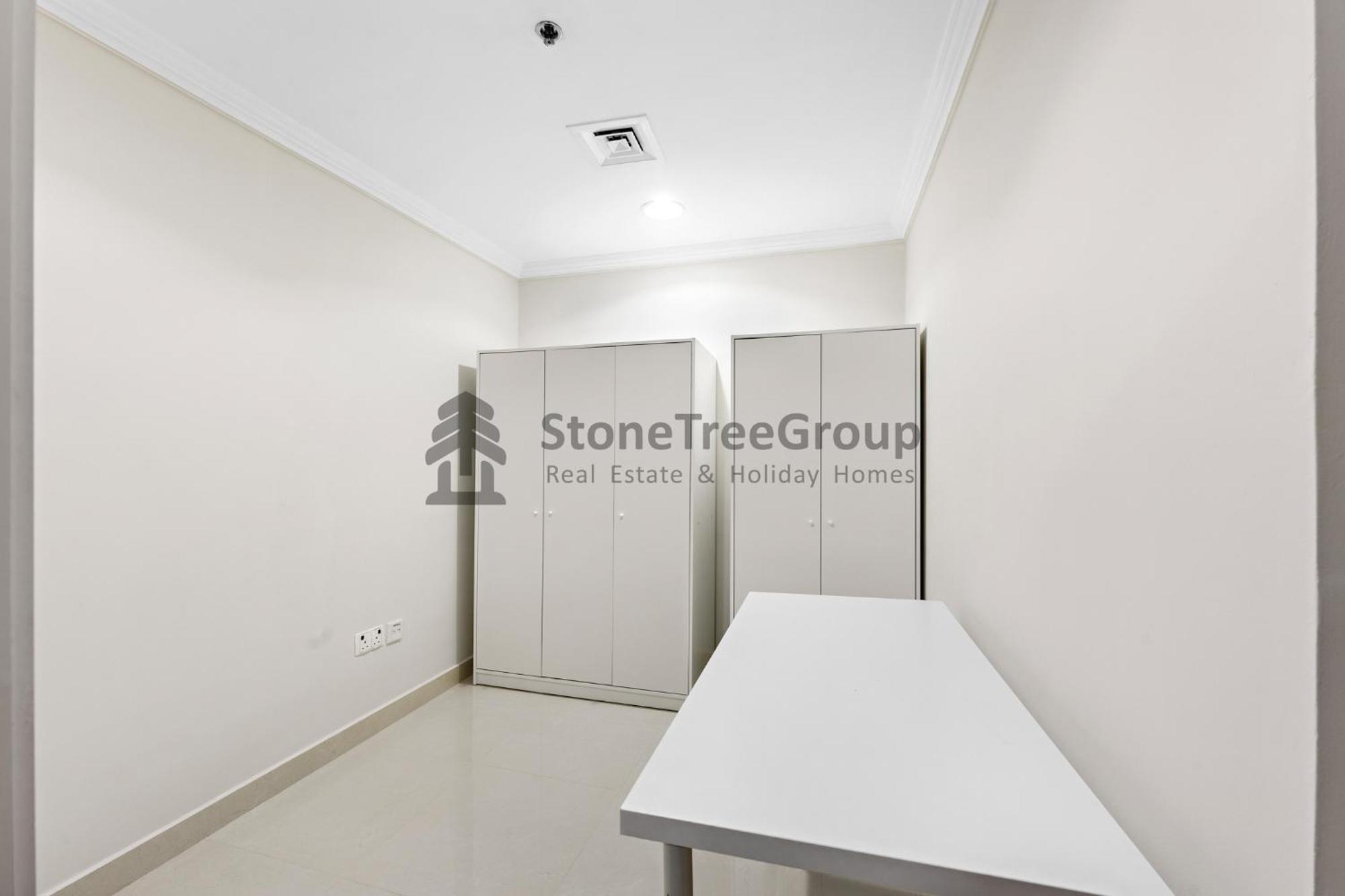 Spacious 1br At Marina Quays North * Dubai