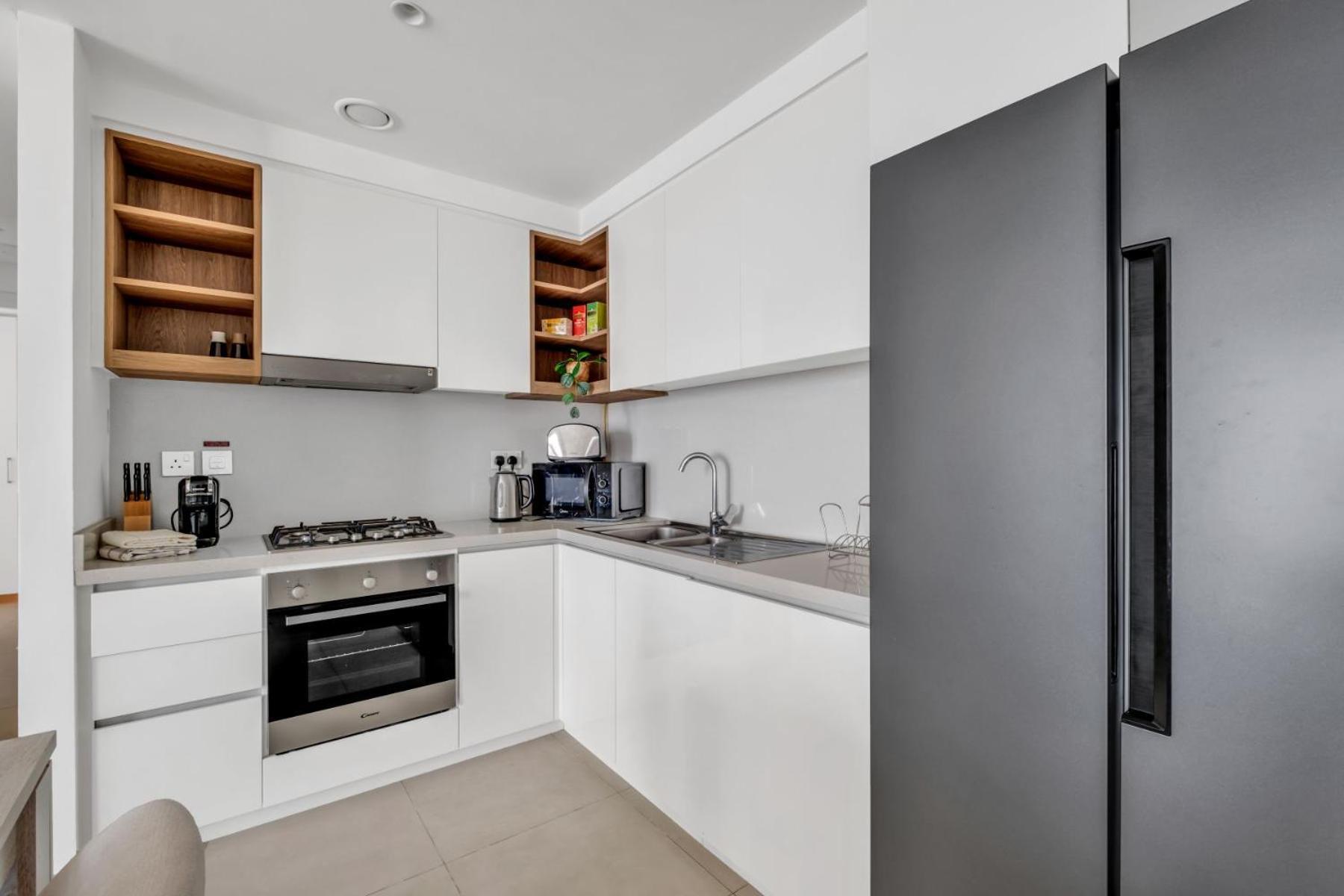 Steps From Mall With Sea Views Apartment Dubai