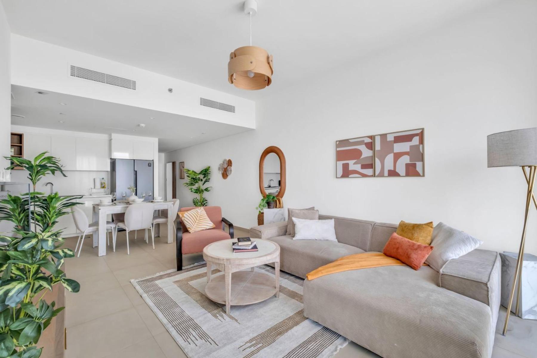 Steps From Mall With Sea Views Apartment Dubai