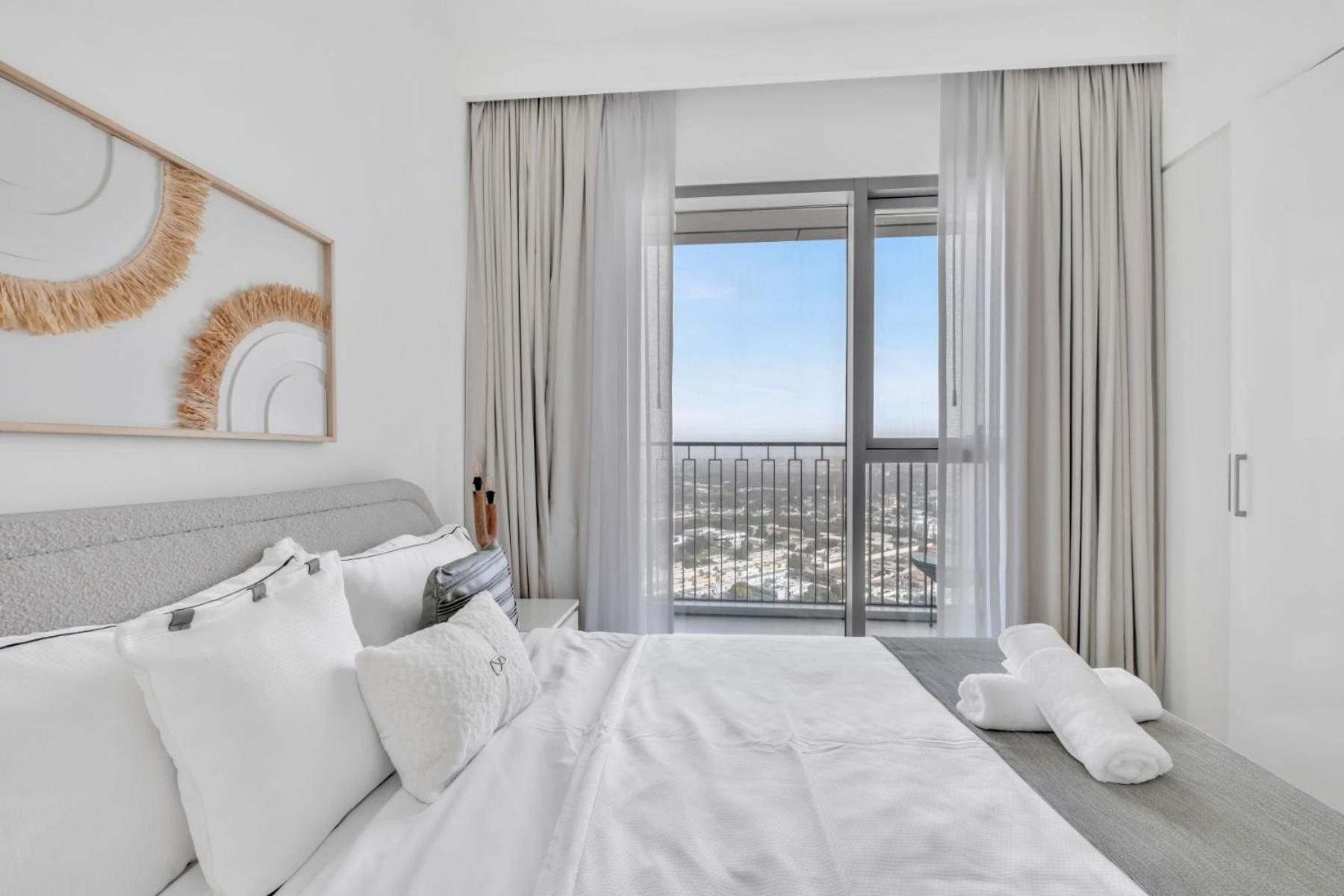 Steps From Mall With Sea Views Apartment
