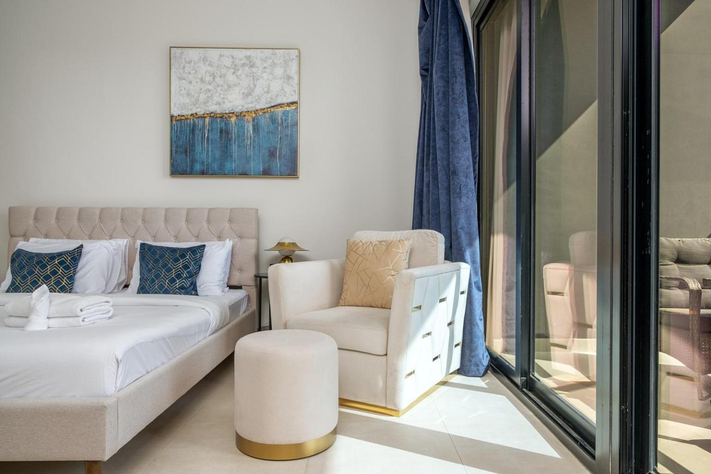 Business Bay Binghatti Canal With Terrace * Dubai