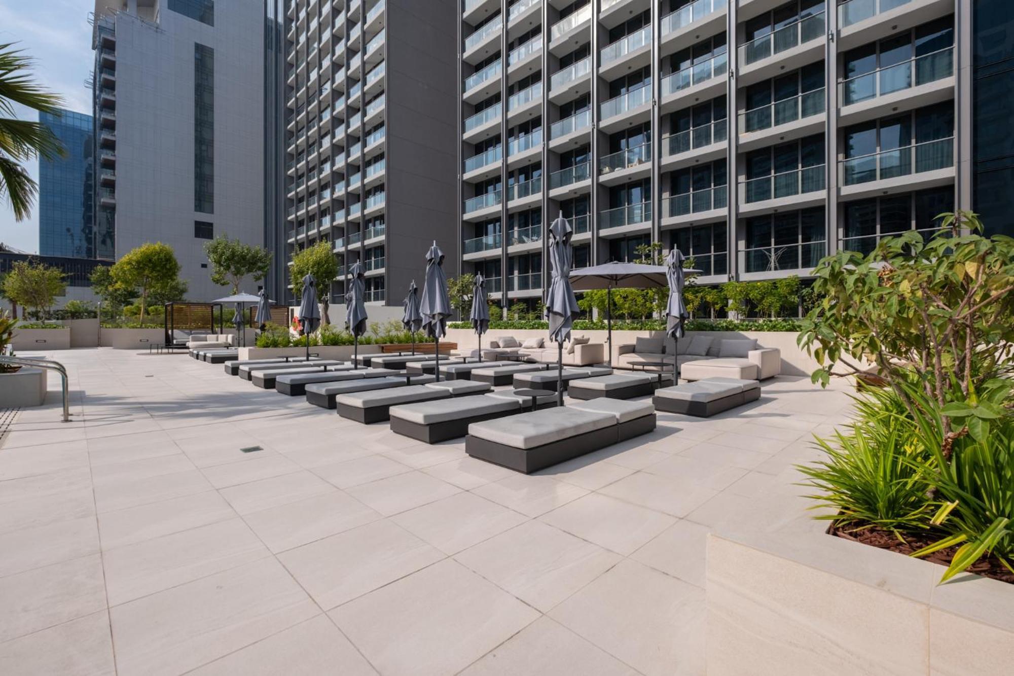 Downtown Near Burj Khalifa Apartment *